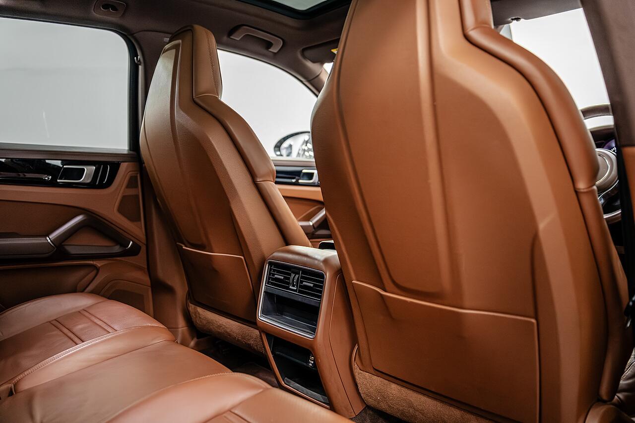 Porsche Cayenne view 23