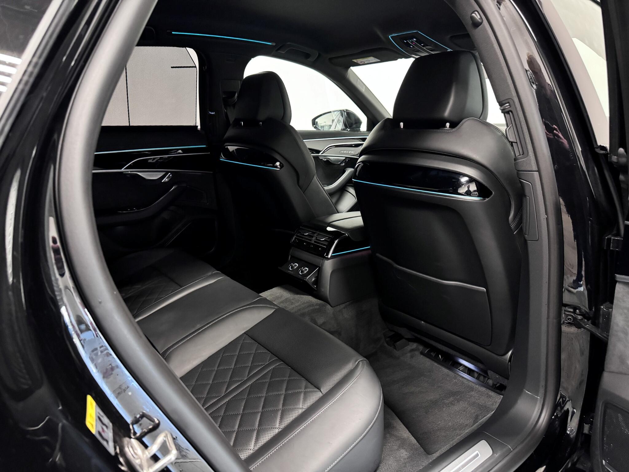 Audi A8 view 26
