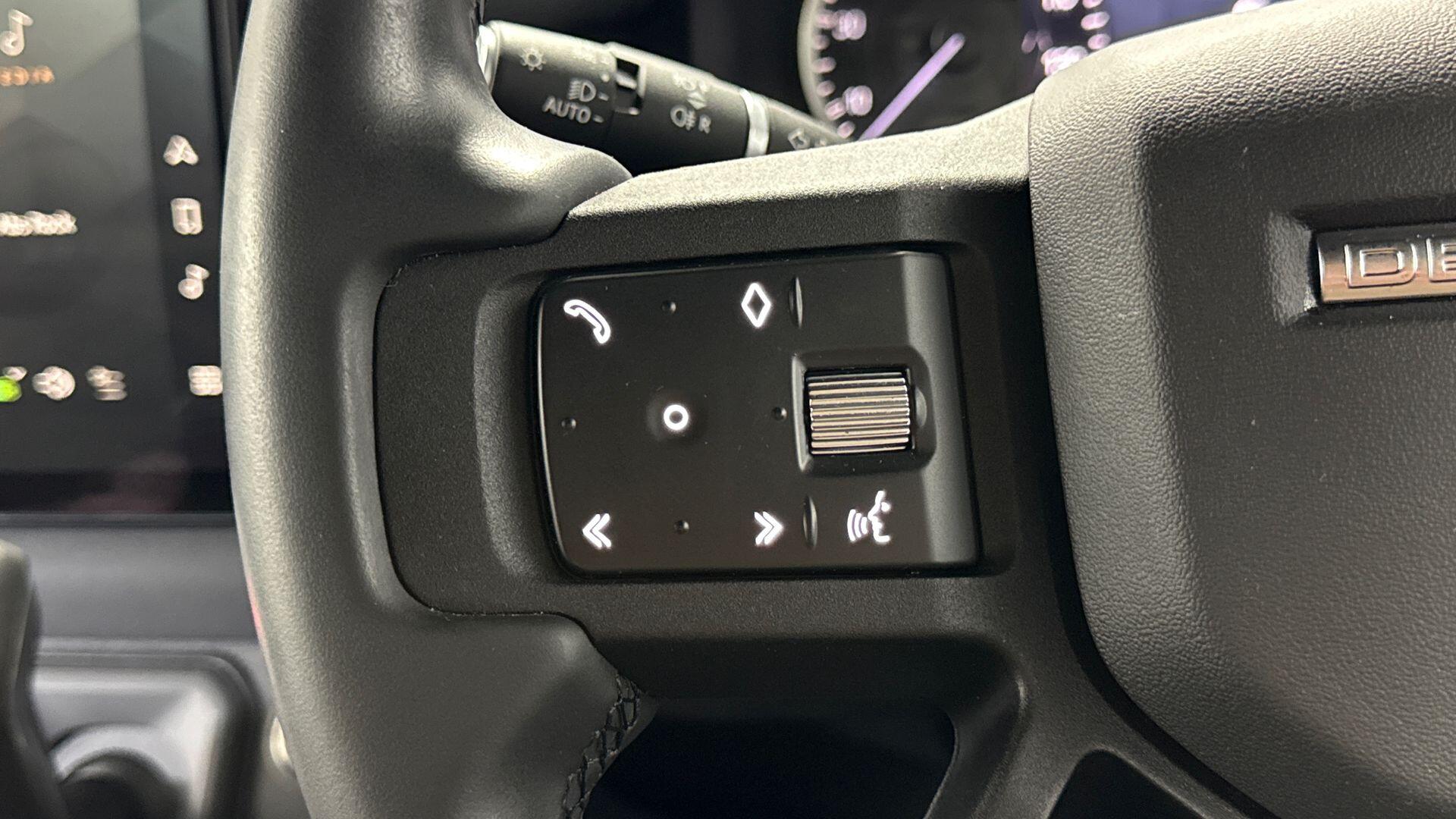 Land Rover Defender view 26