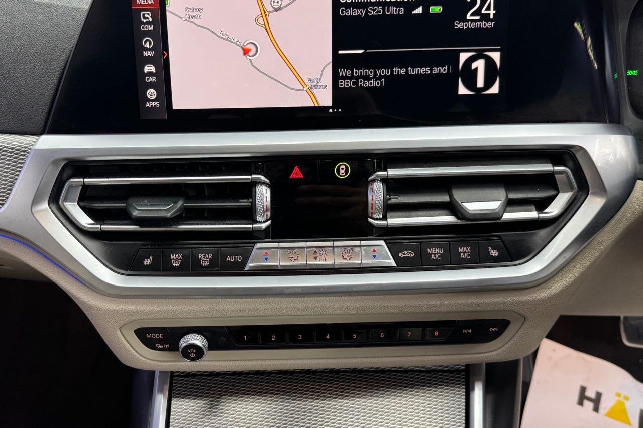 BMW 3 Series view 26