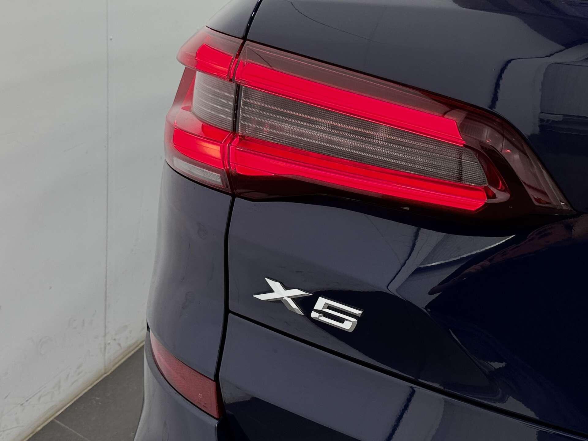 BMW X5 view 28