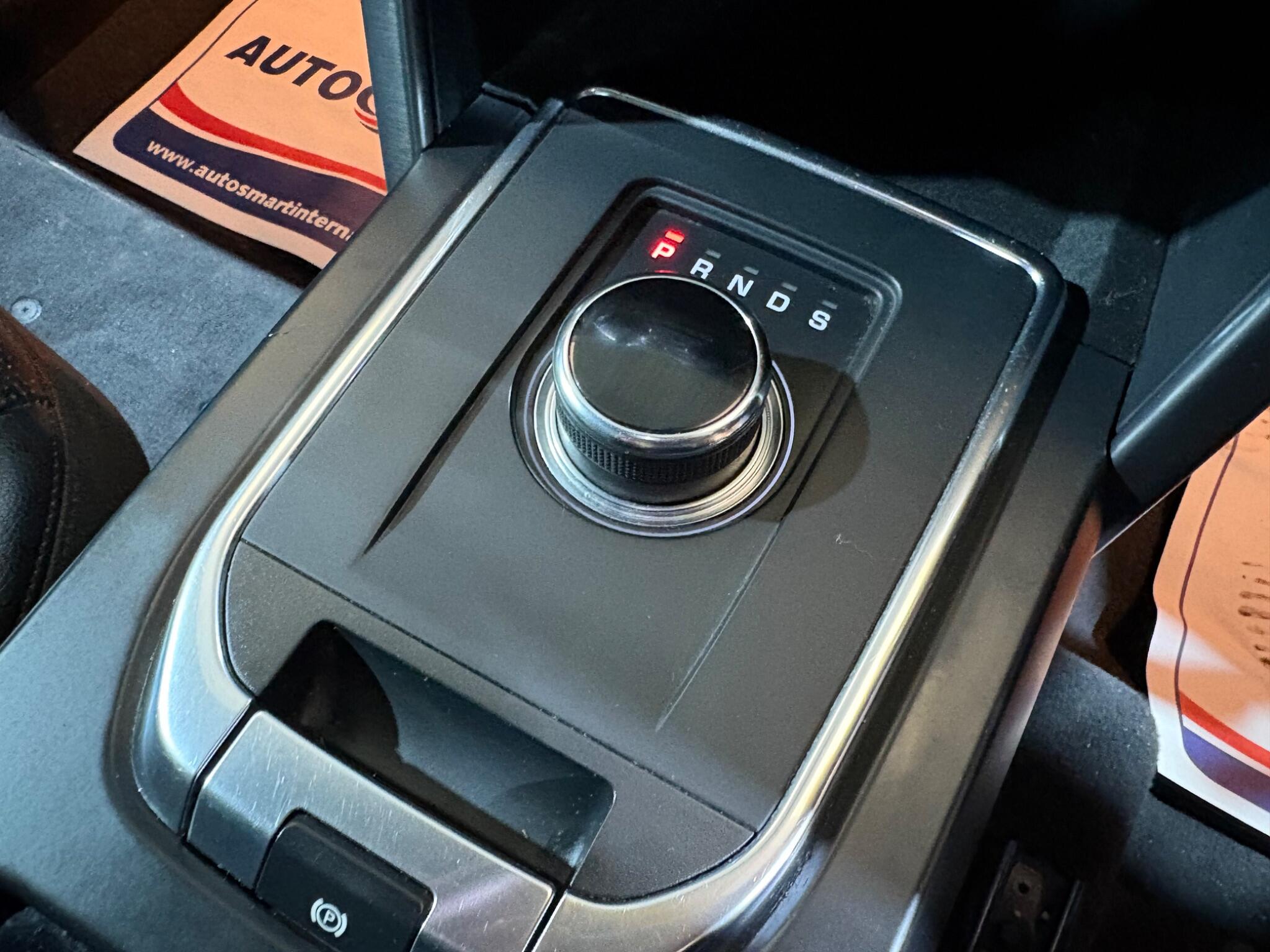 Land Rover Discovery Sport view 21