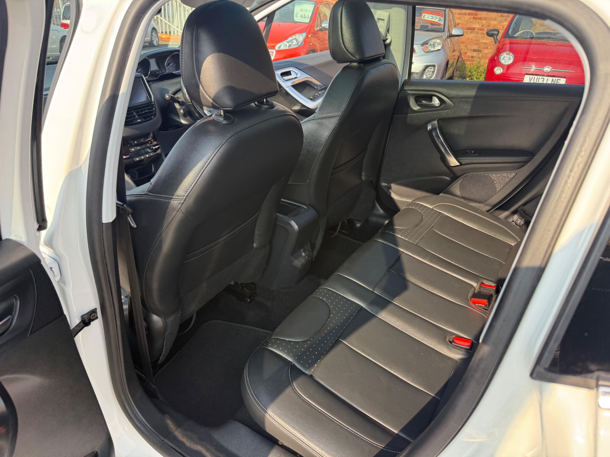 Peugeot 2008 view 28