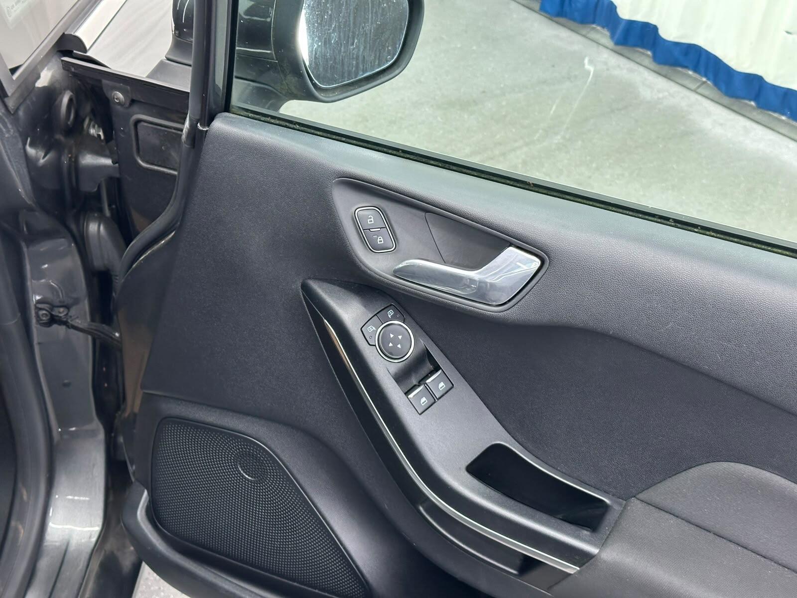 Ford Fiesta view 45