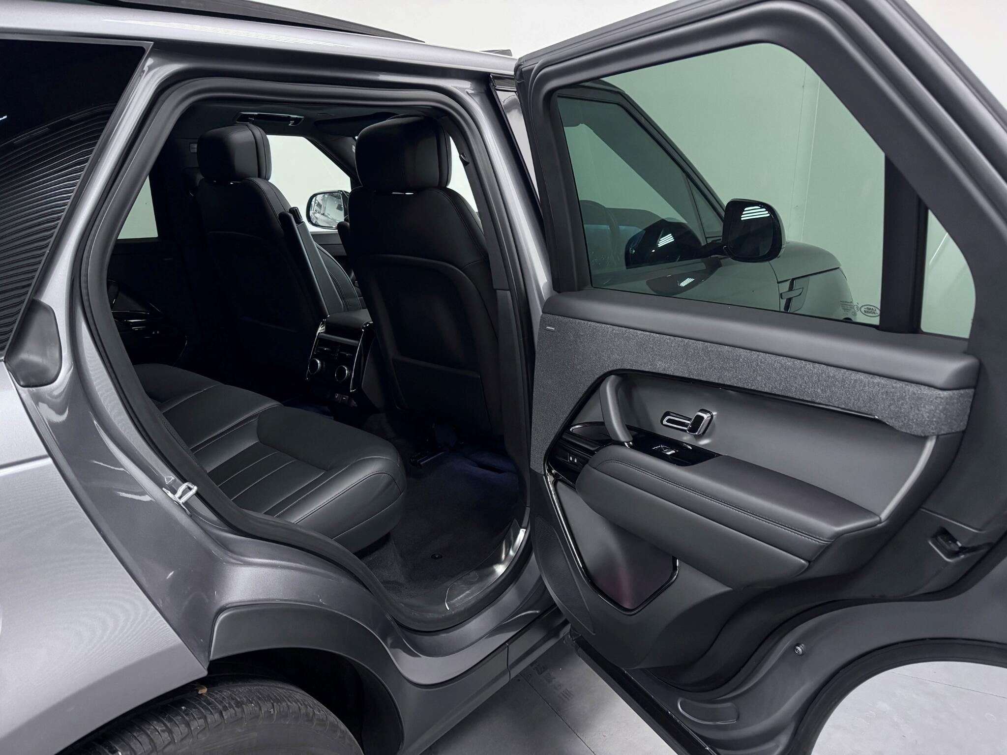 Land Rover Range Rover Sport view 29