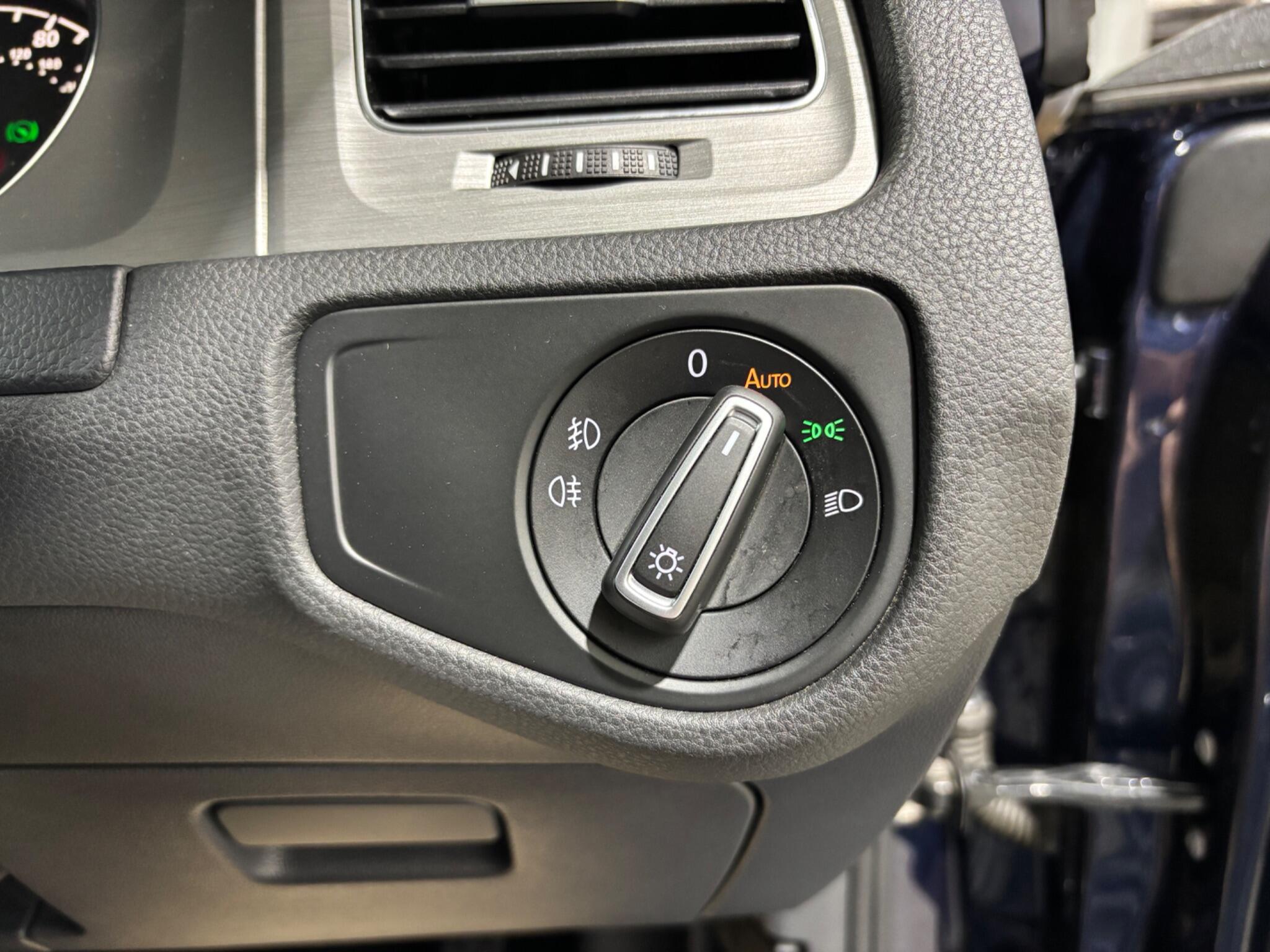 Volkswagen Golf view 26