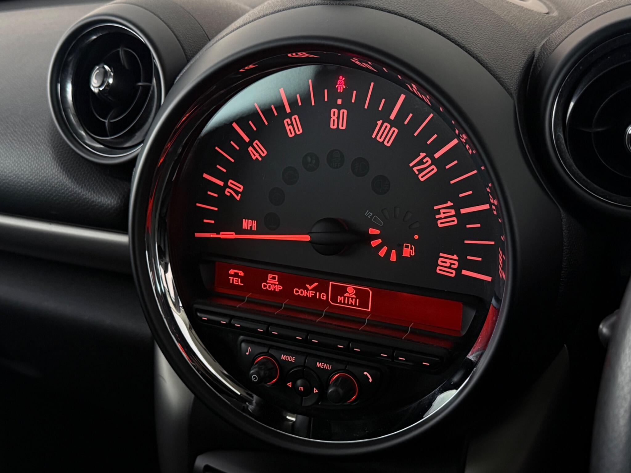 Mini Countryman view 22