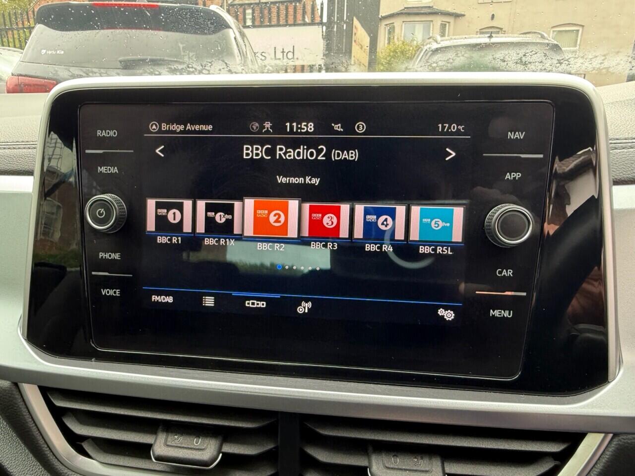Volkswagen T-Roc view 27
