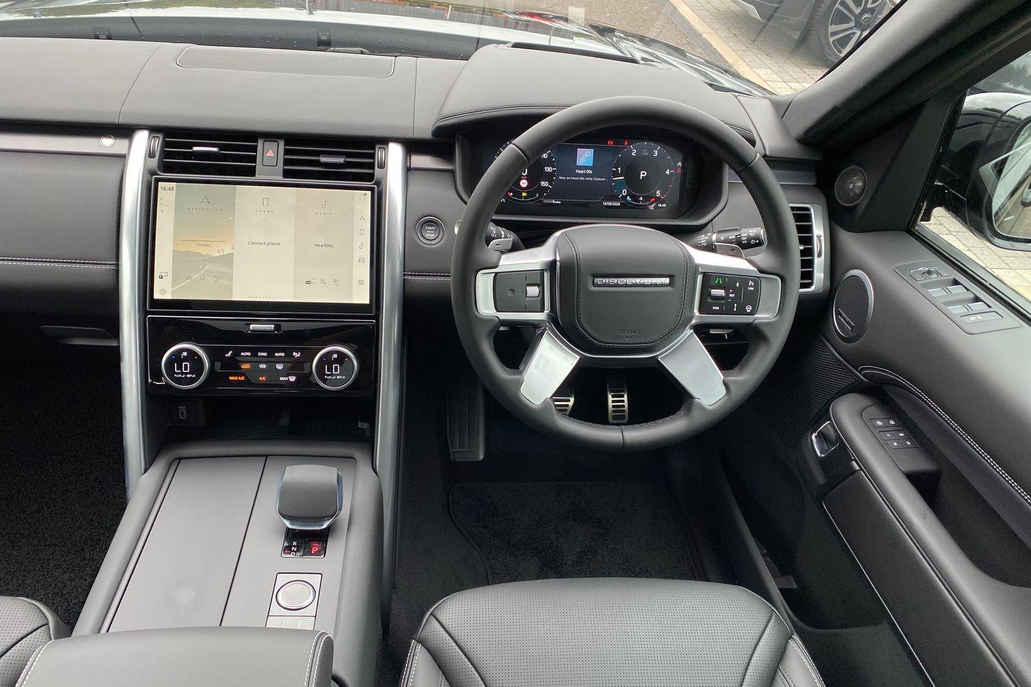Land Rover Discovery view 11