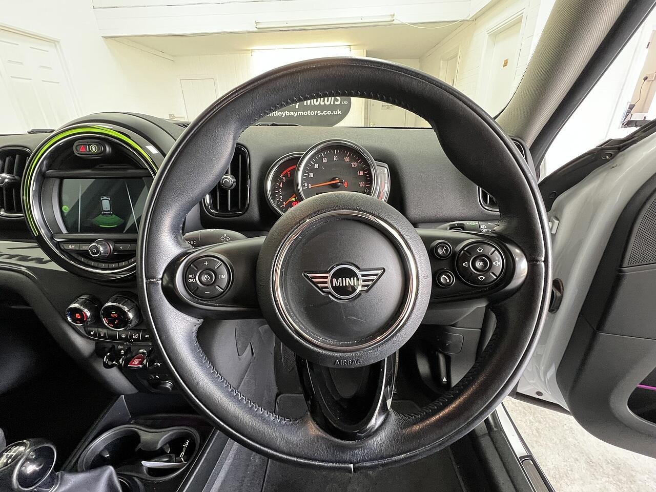 Mini Countryman view 9