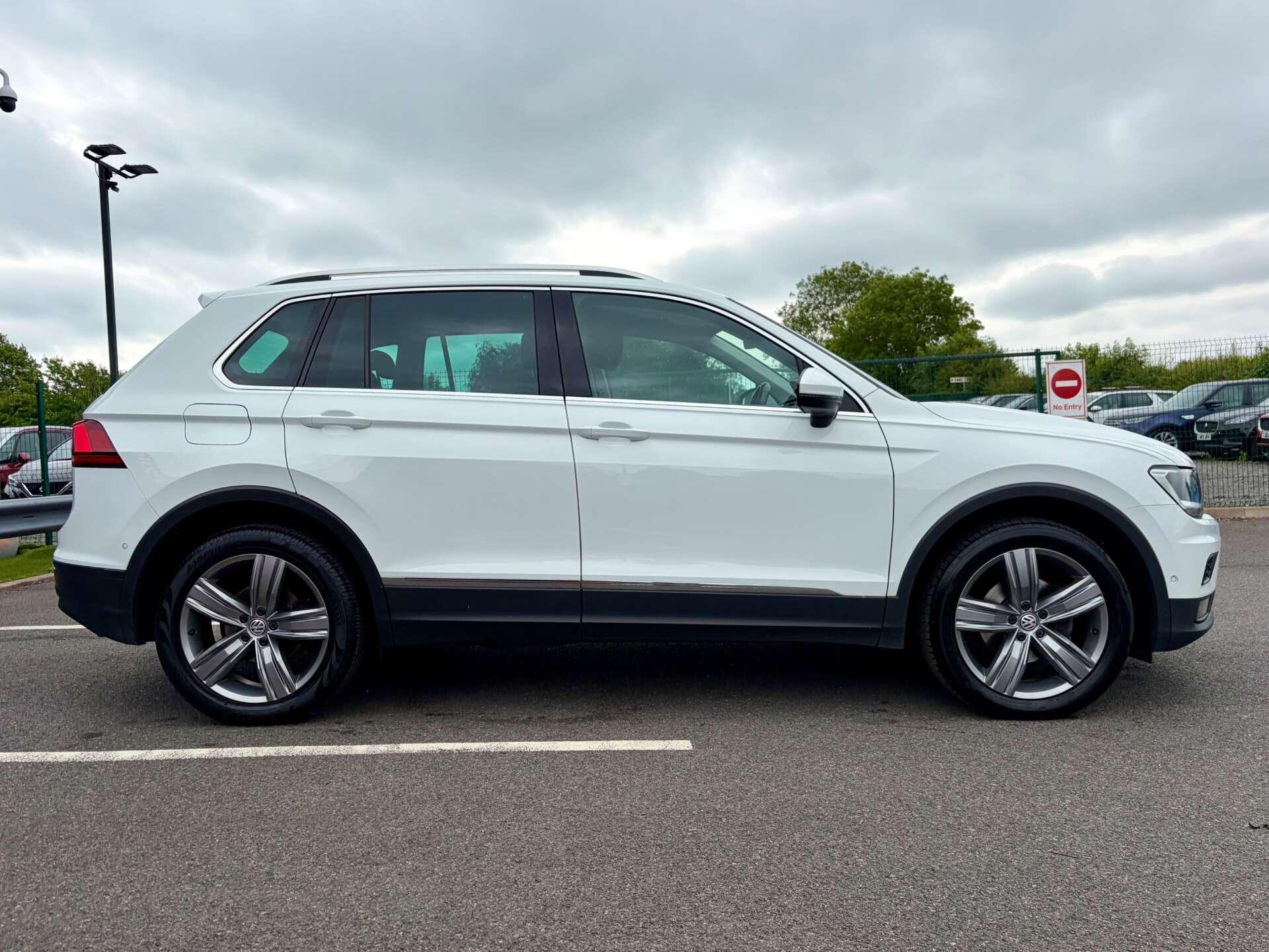 Volkswagen Tiguan view 9