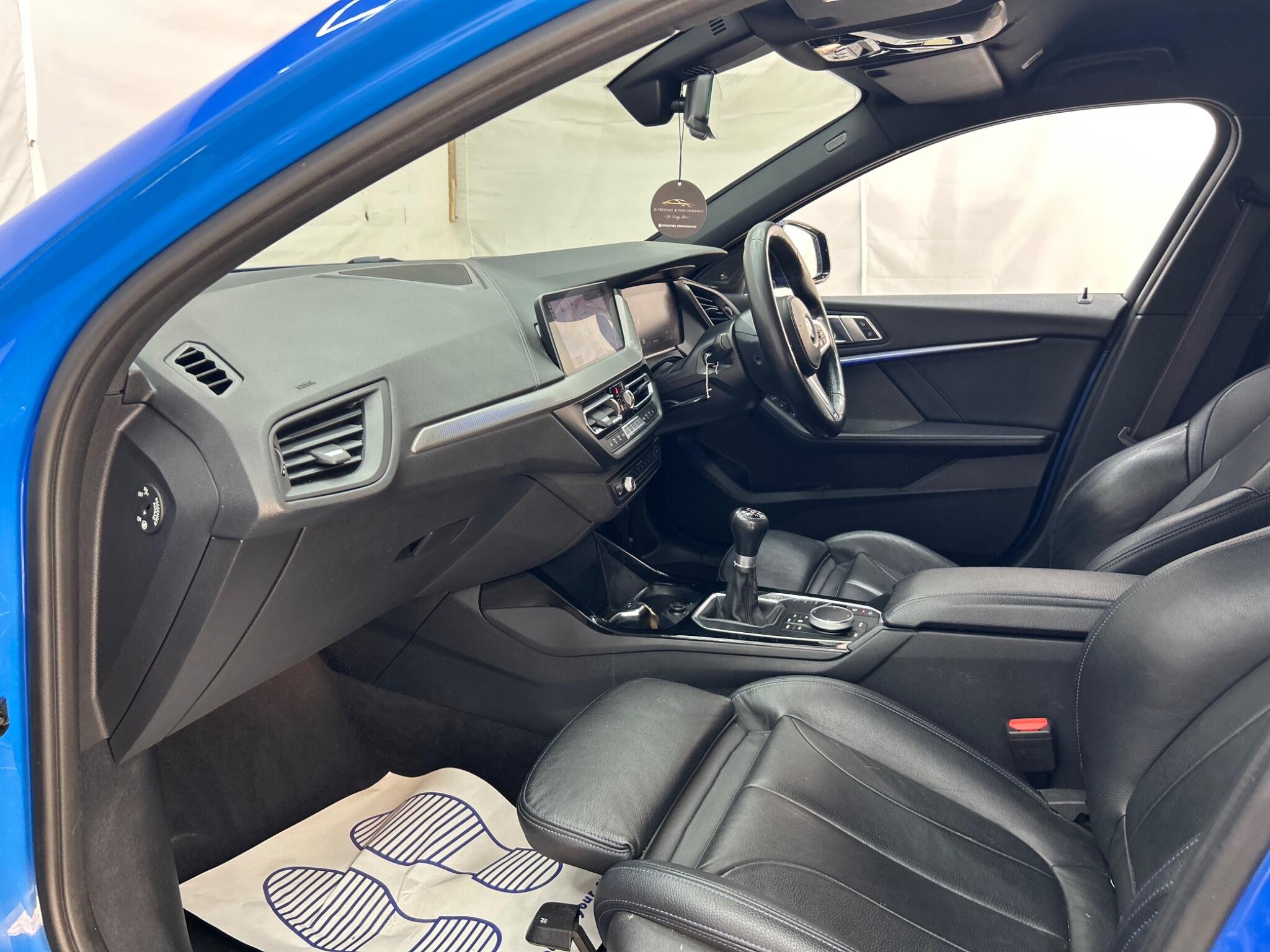 BMW 1 Series view 44