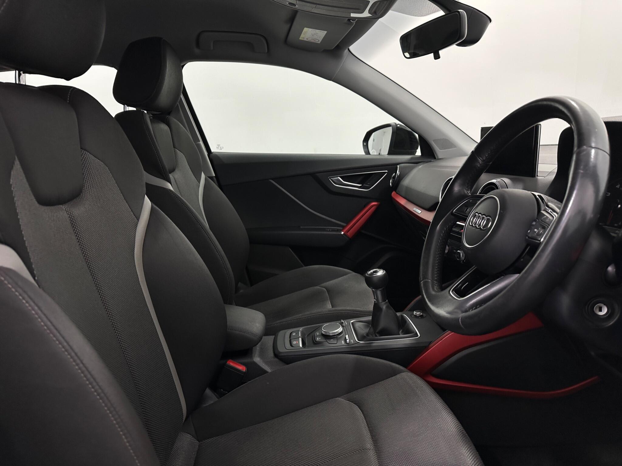 Audi Q2 view 32