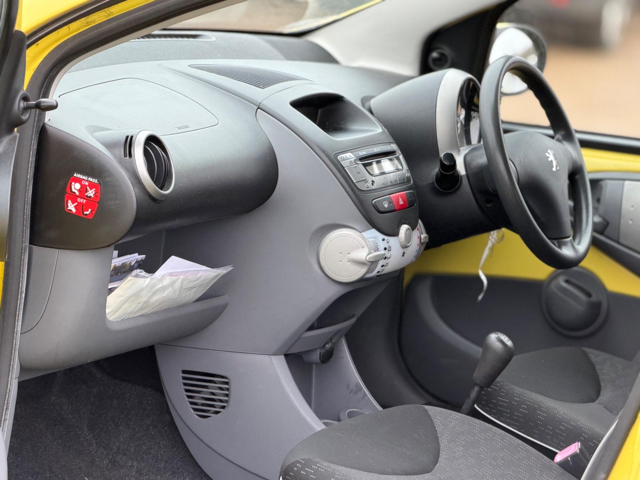 2010 Peugeot 107 1.0 12V Urban Euro 4 5dr image 25