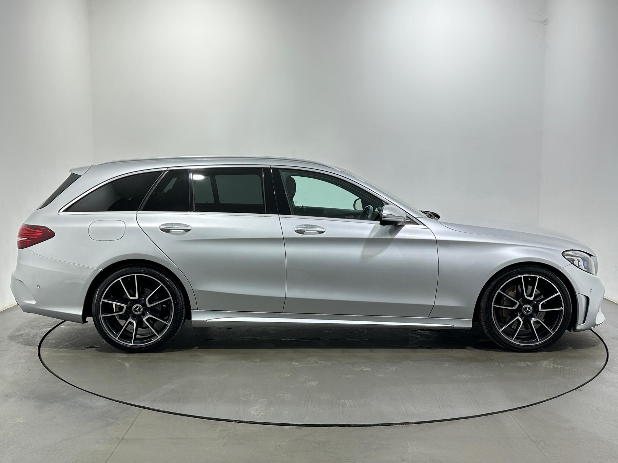 Mercedes-Benz C Class view 9