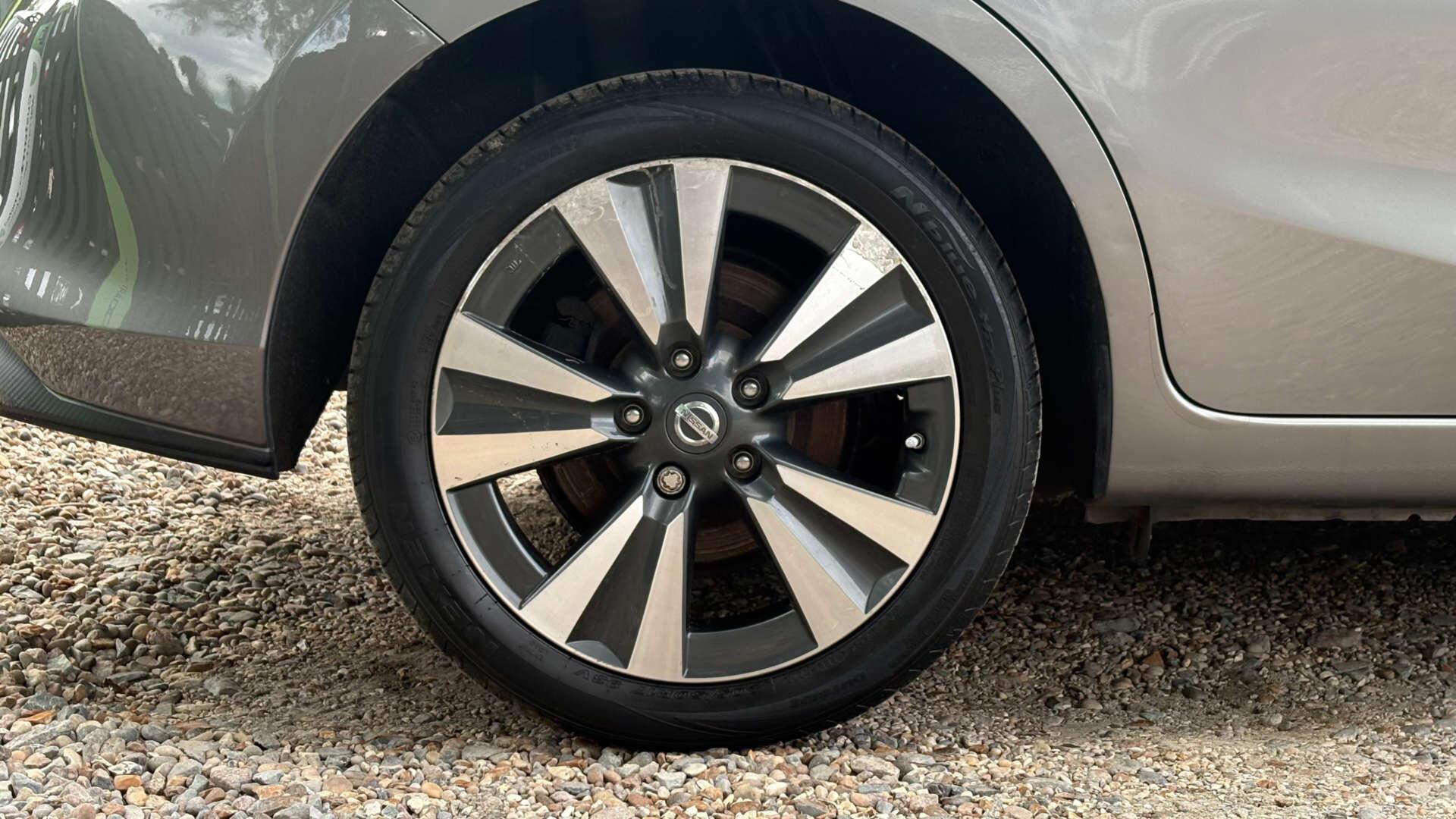 Nissan Pulsar view 31