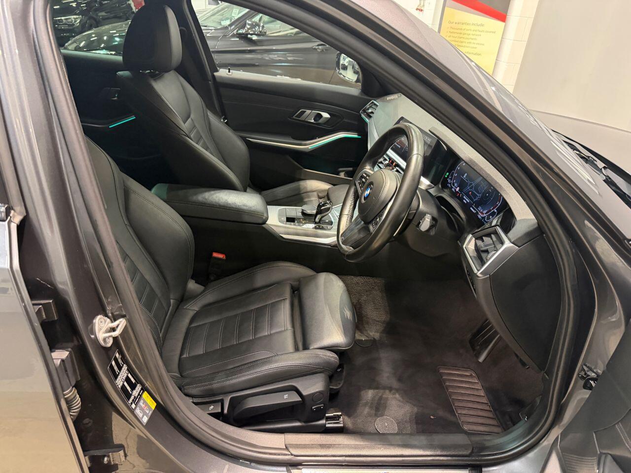 BMW 3 Series view 21