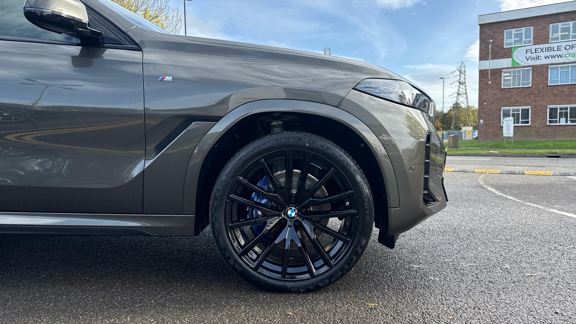 BMW X6 view 4