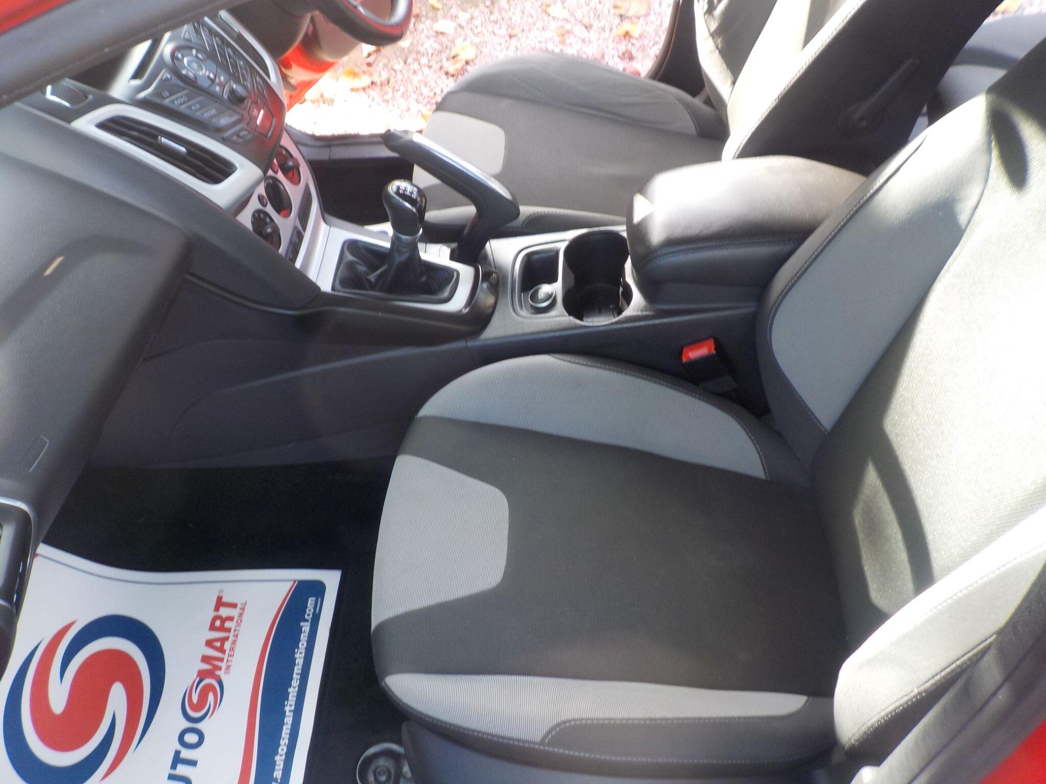 Ford Focus 1.6 Zetec Euro 5 5dr