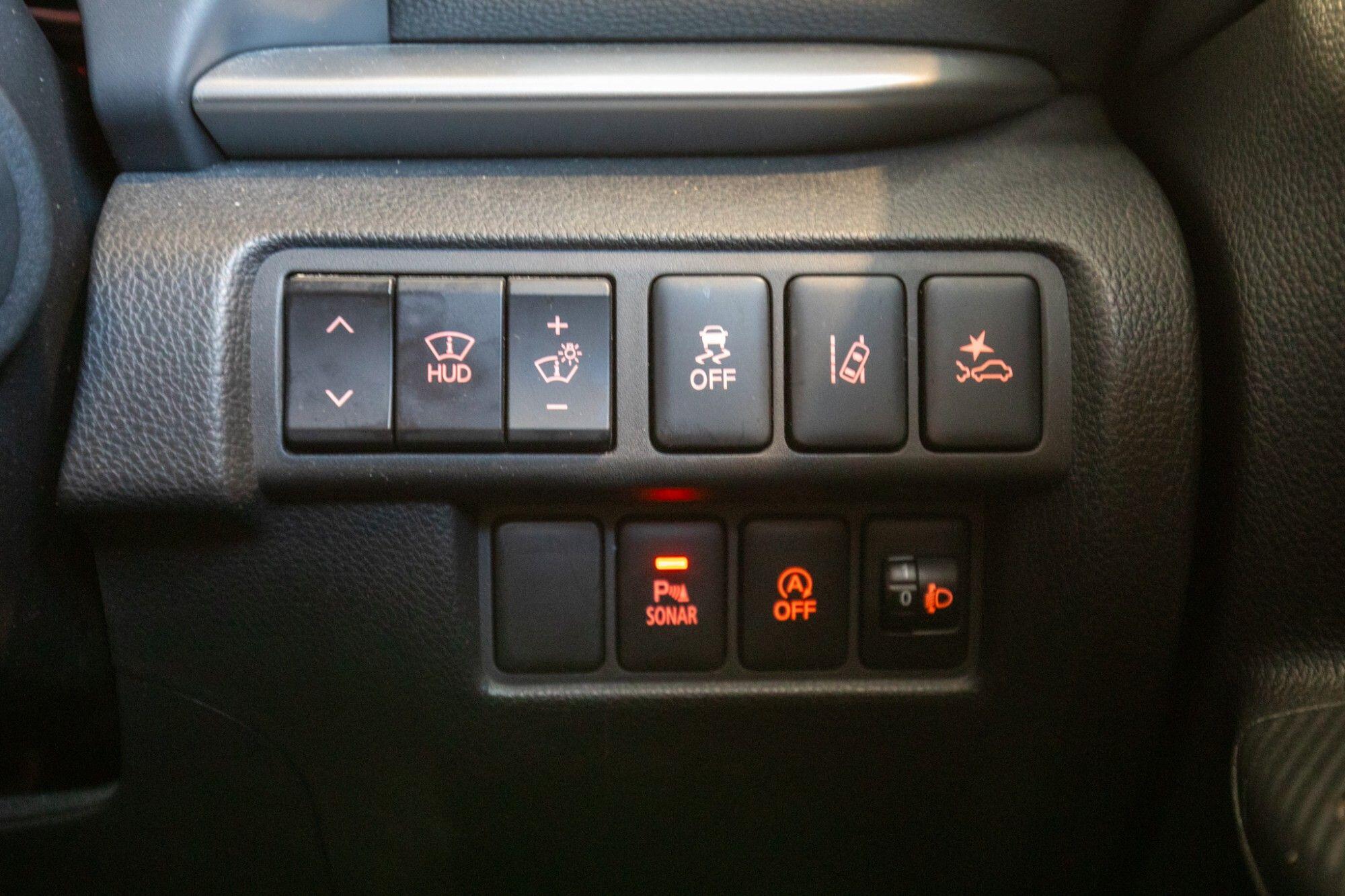 Mitsubishi Eclipse Cross view 15