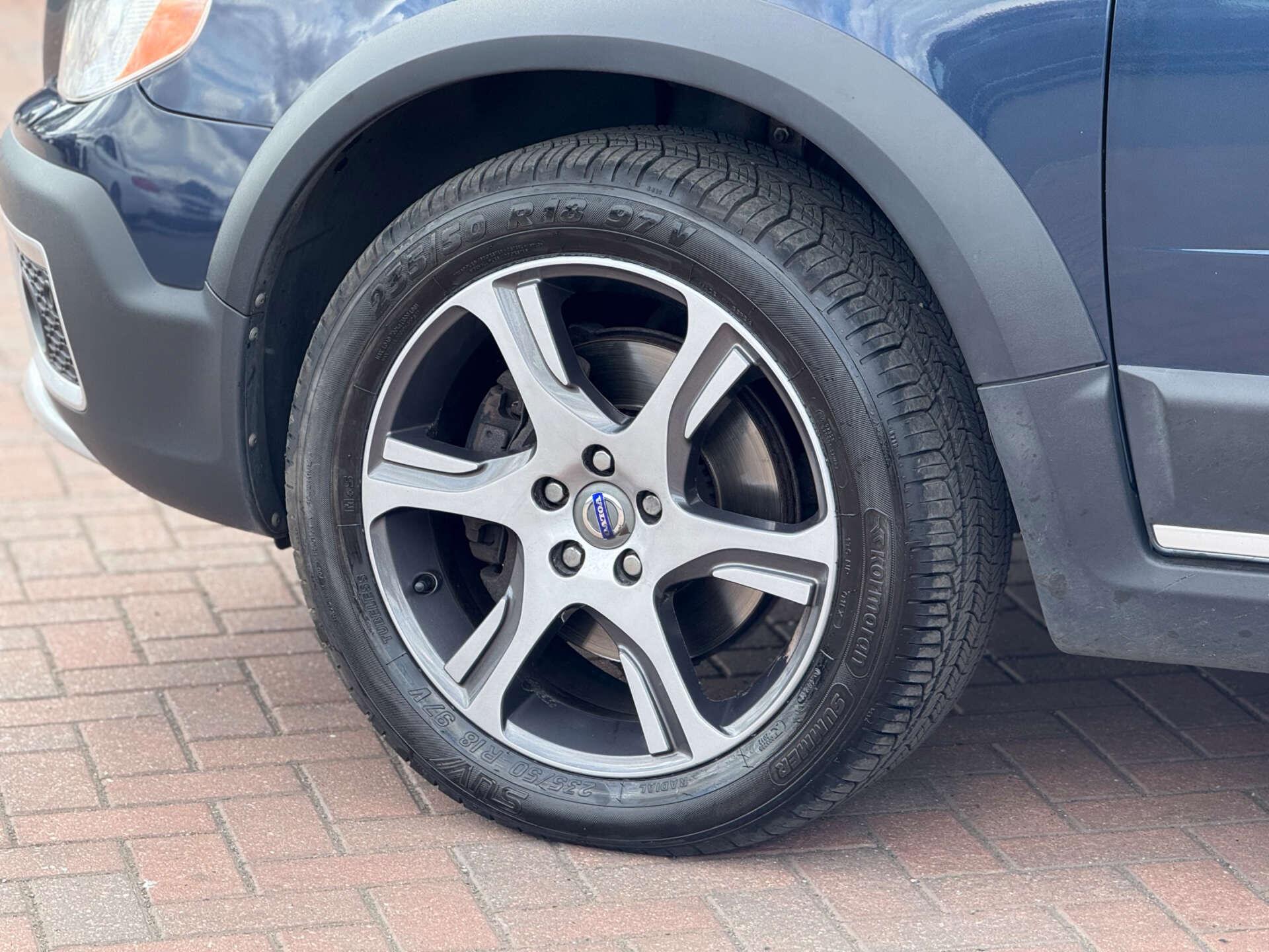 Volvo XC70 view 8