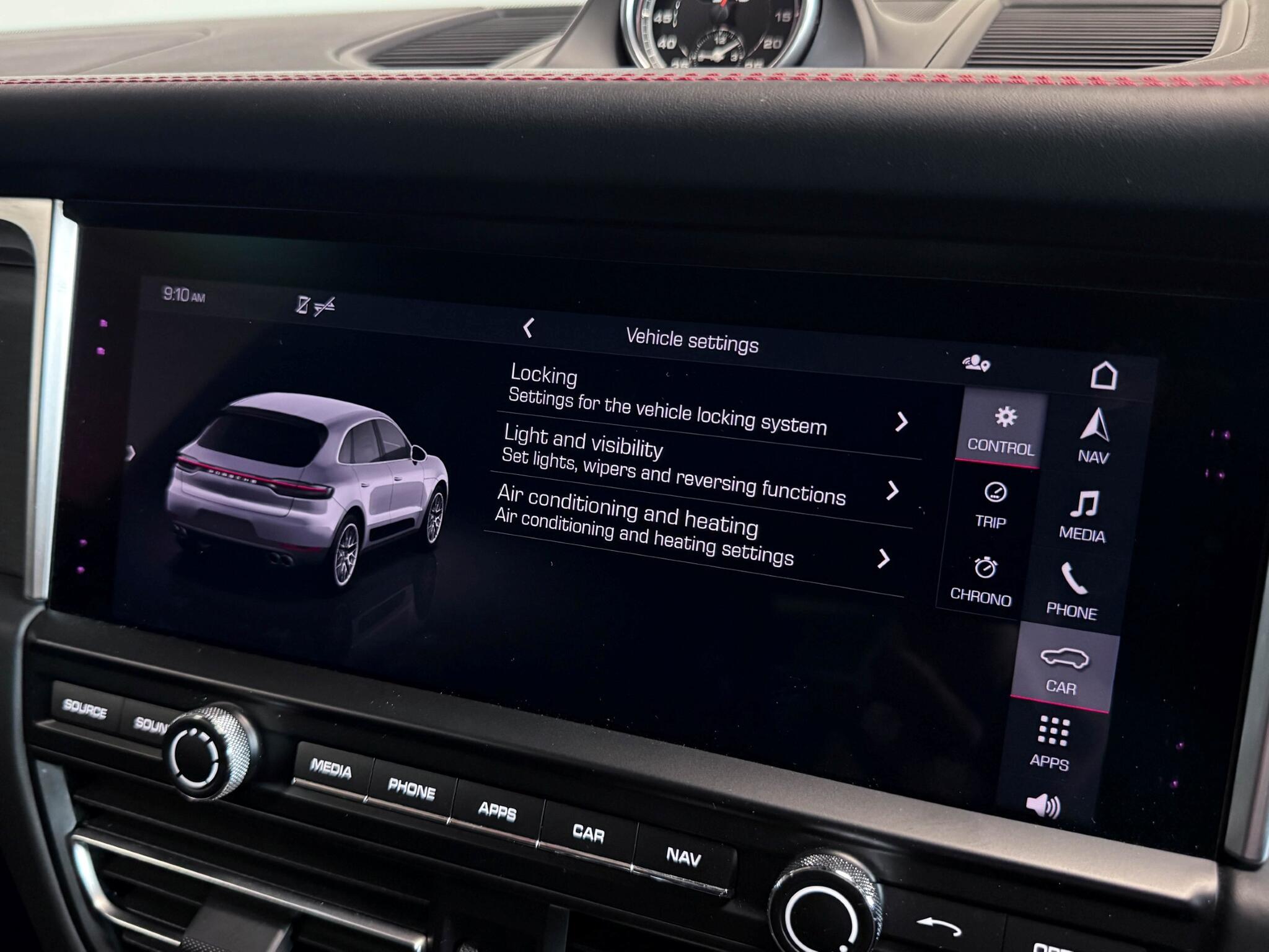Porsche Macan view 48