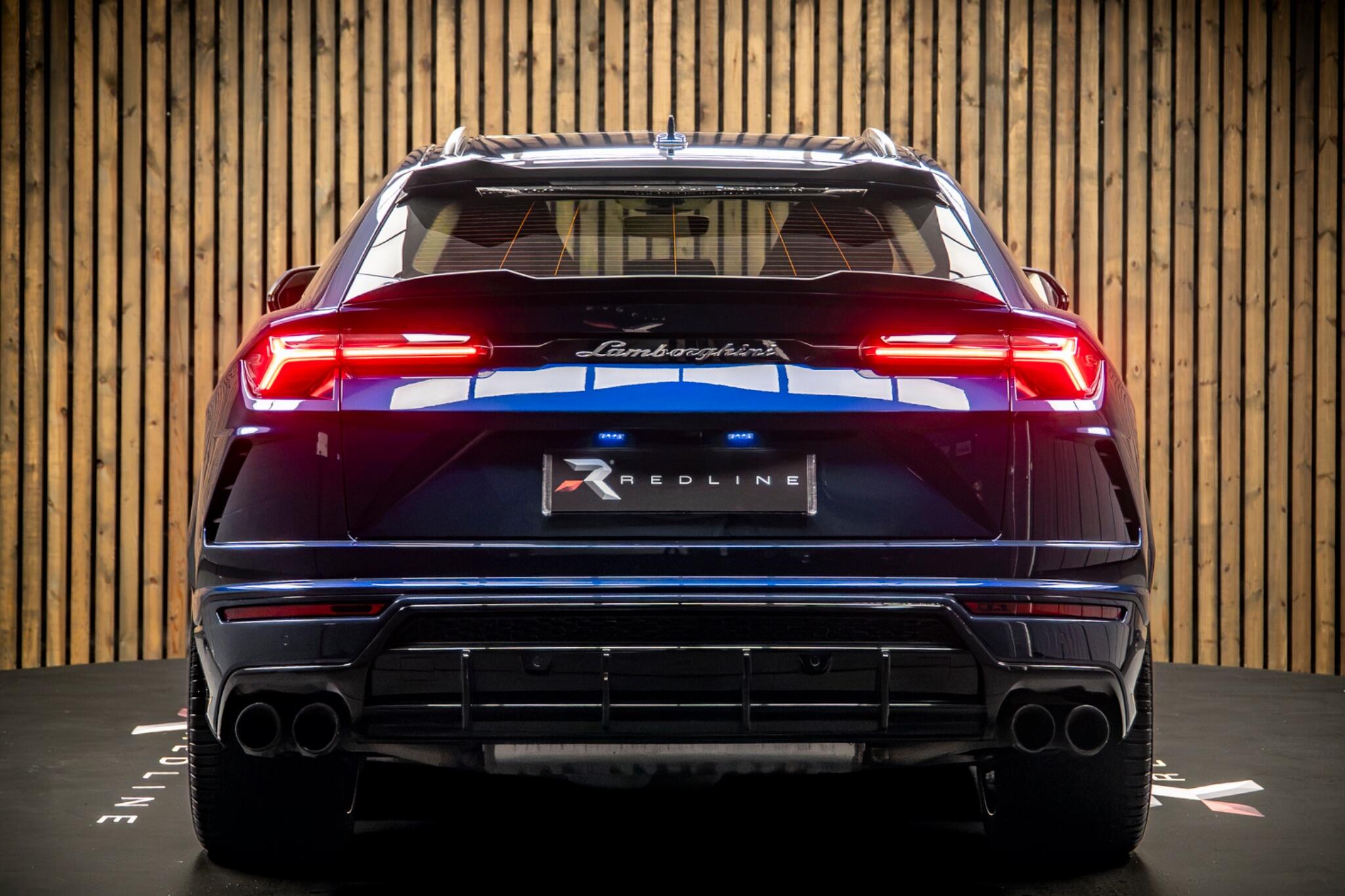 Lamborghini Urus view 6