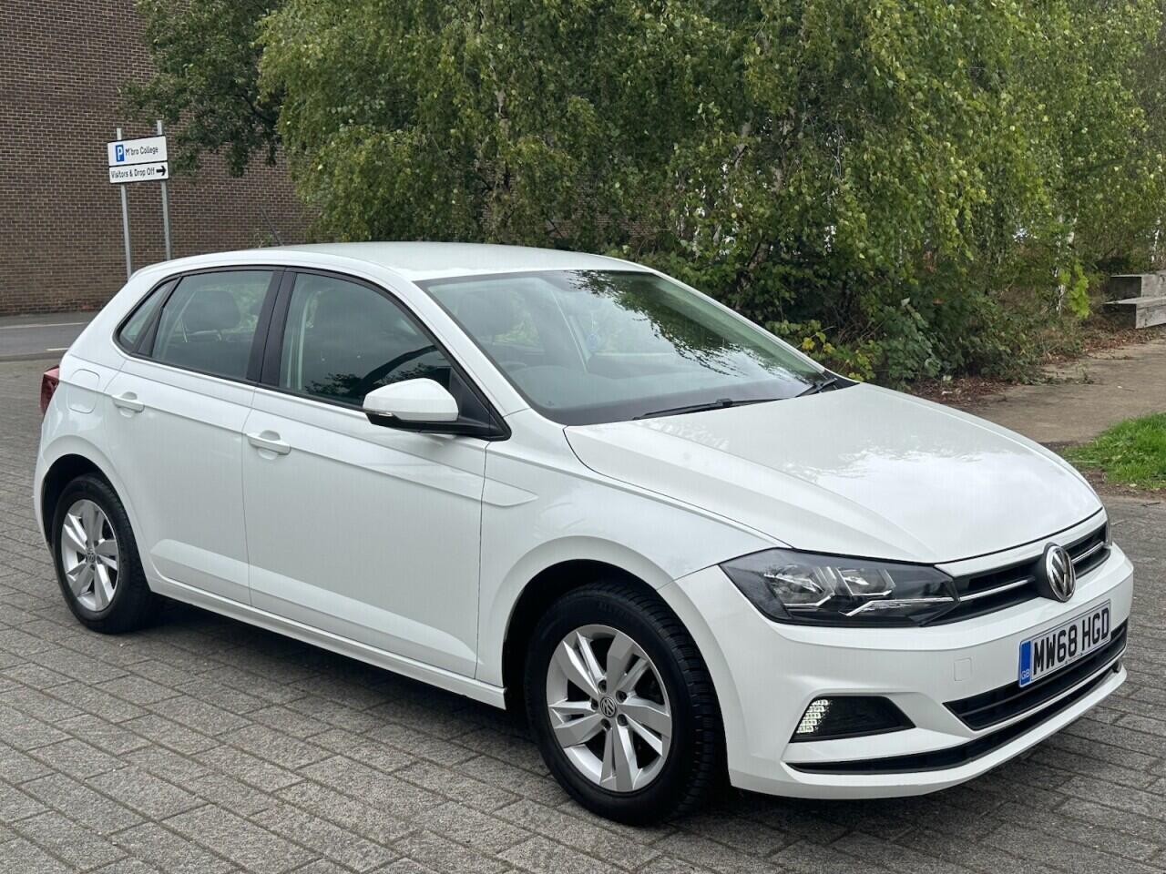 Volkswagen Polo view 8