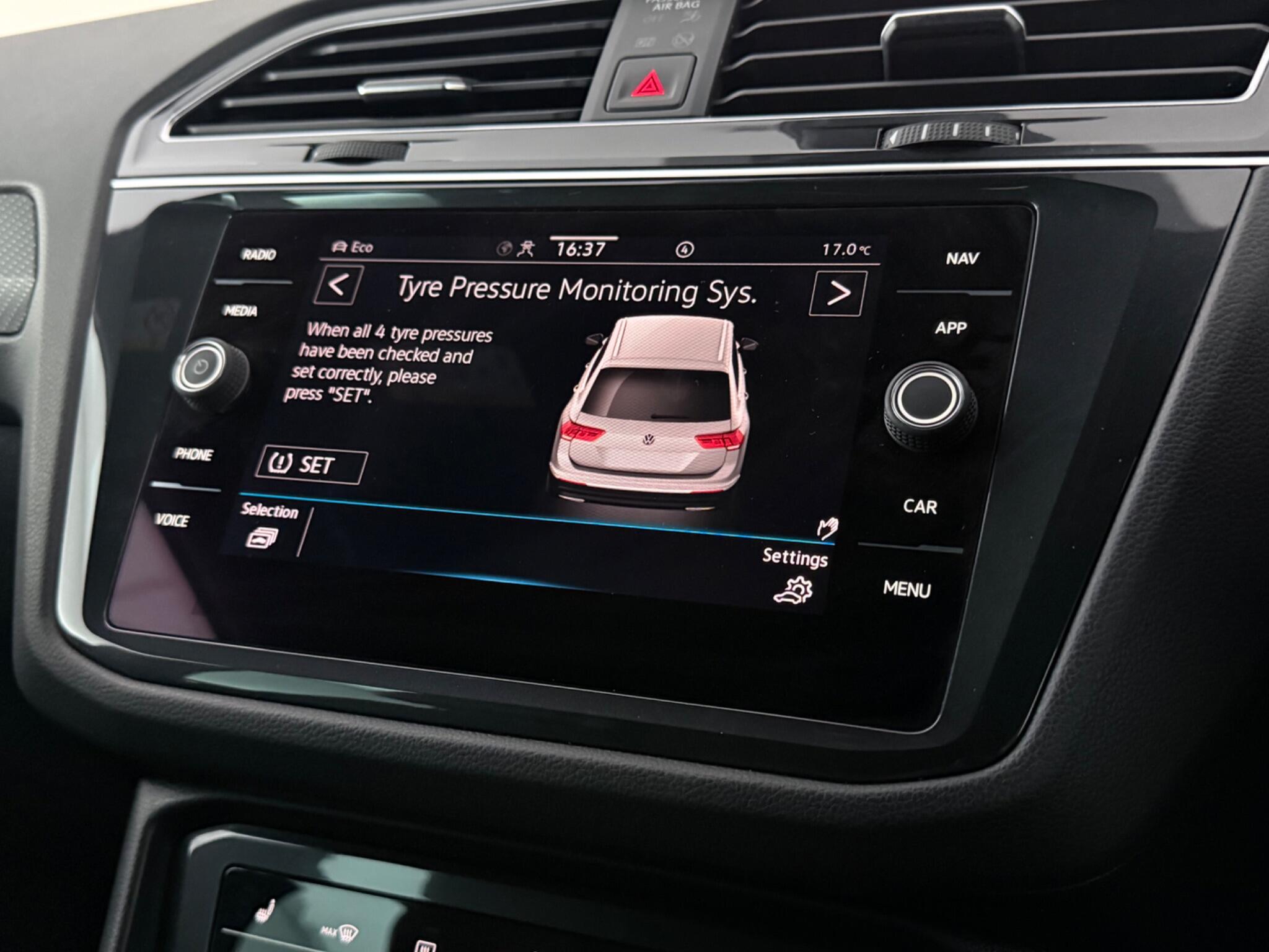 Volkswagen Tiguan view 25