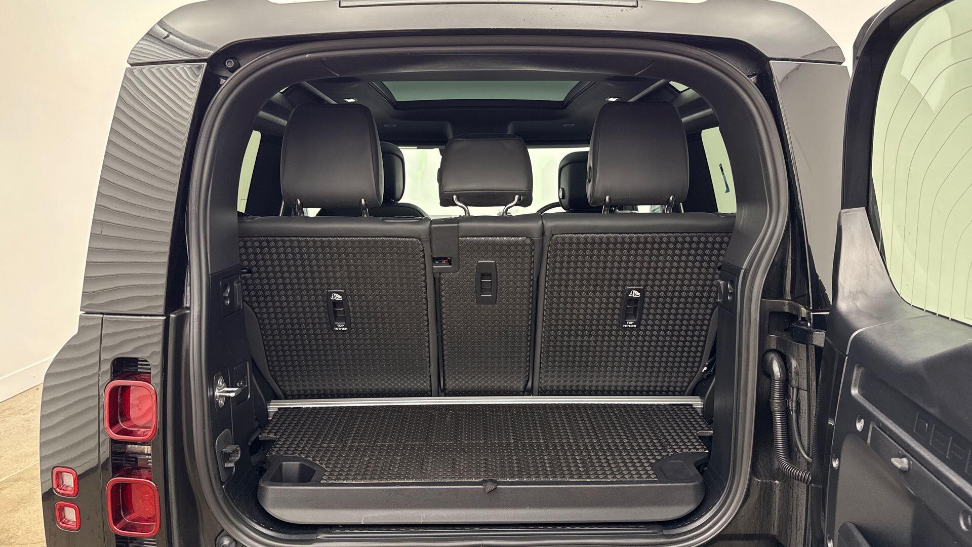 Land Rover Defender view 10