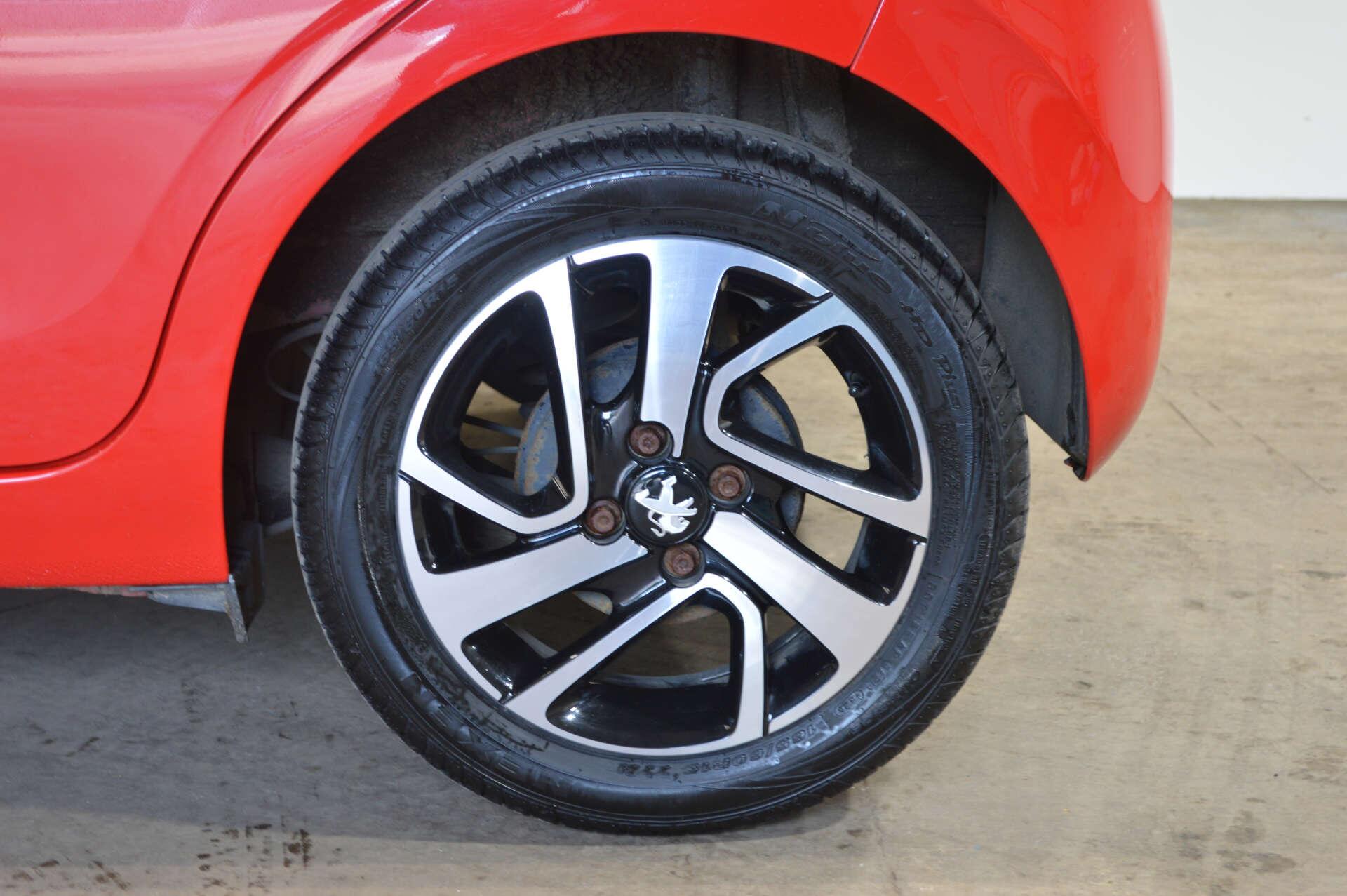 Peugeot 108 view 24