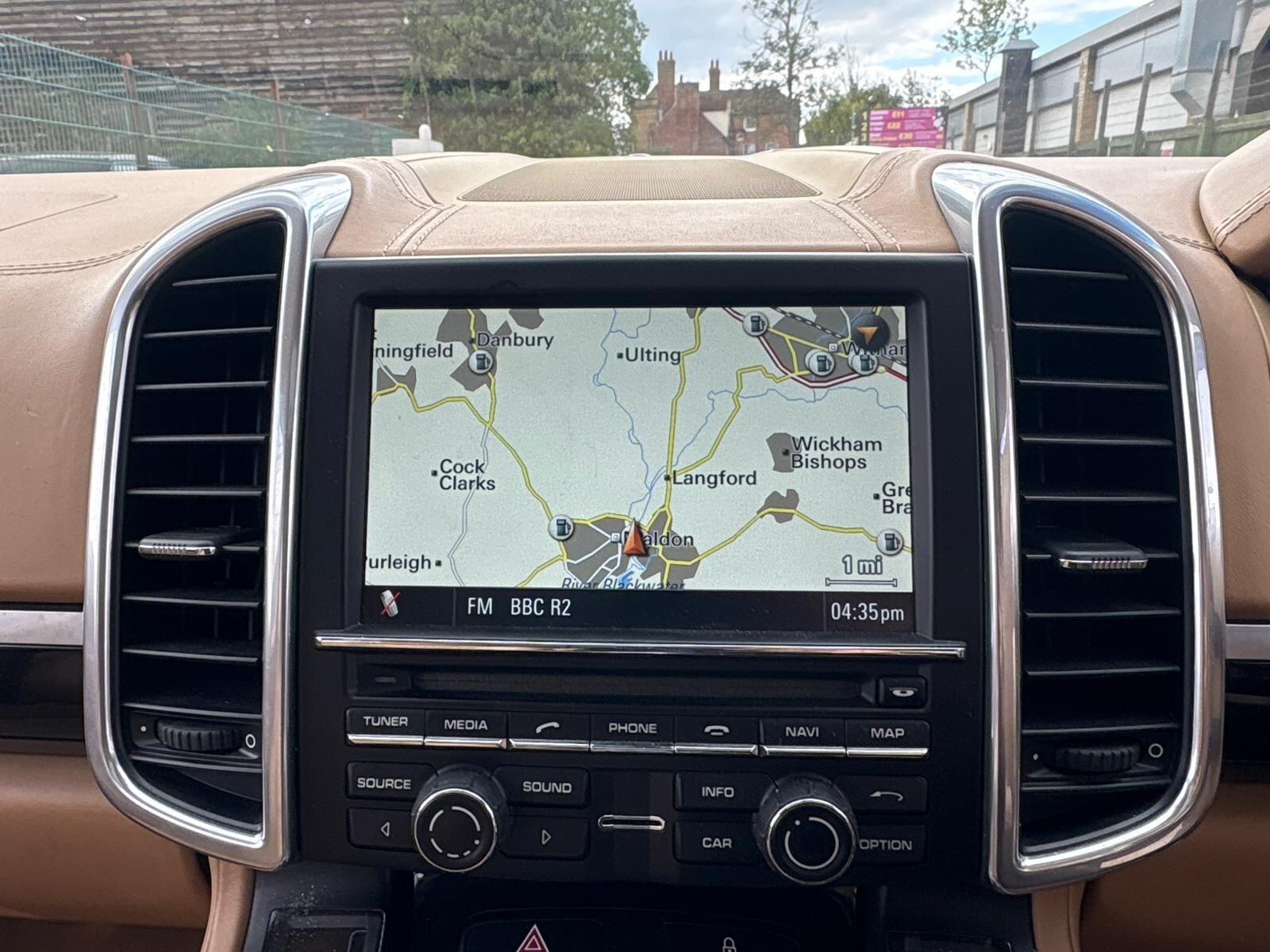 Porsche Cayenne view 22