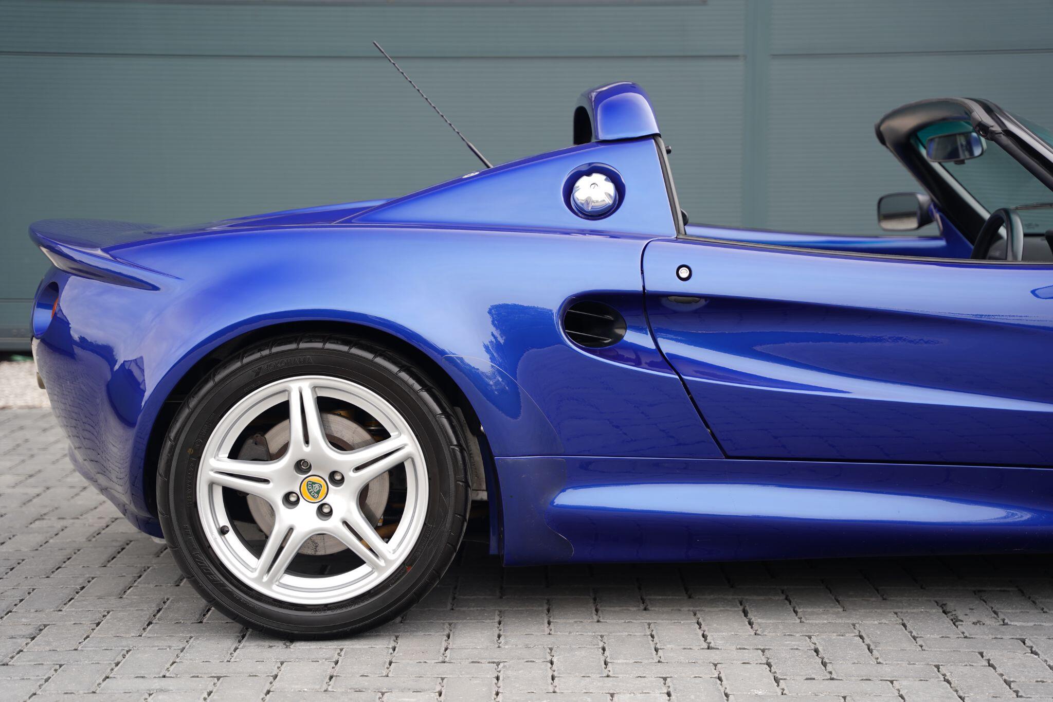 Lotus Elise view 23