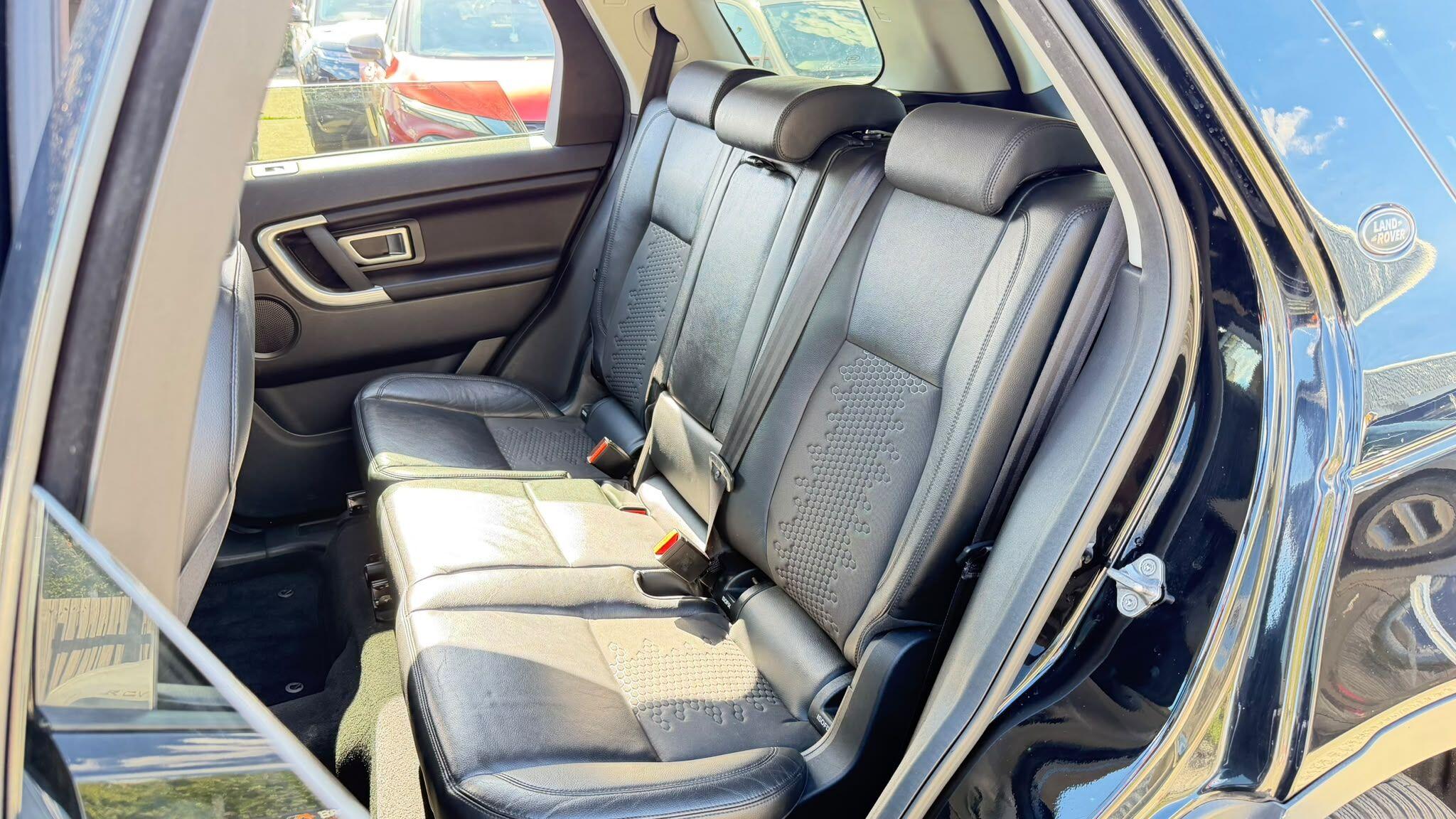 Land Rover Discovery Sport view 18