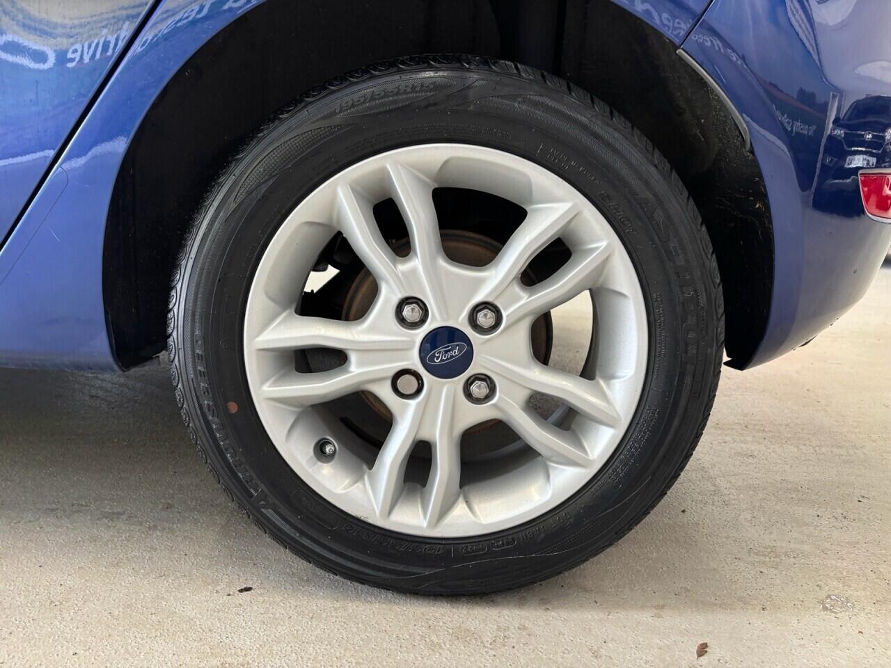 Ford Fiesta view 14