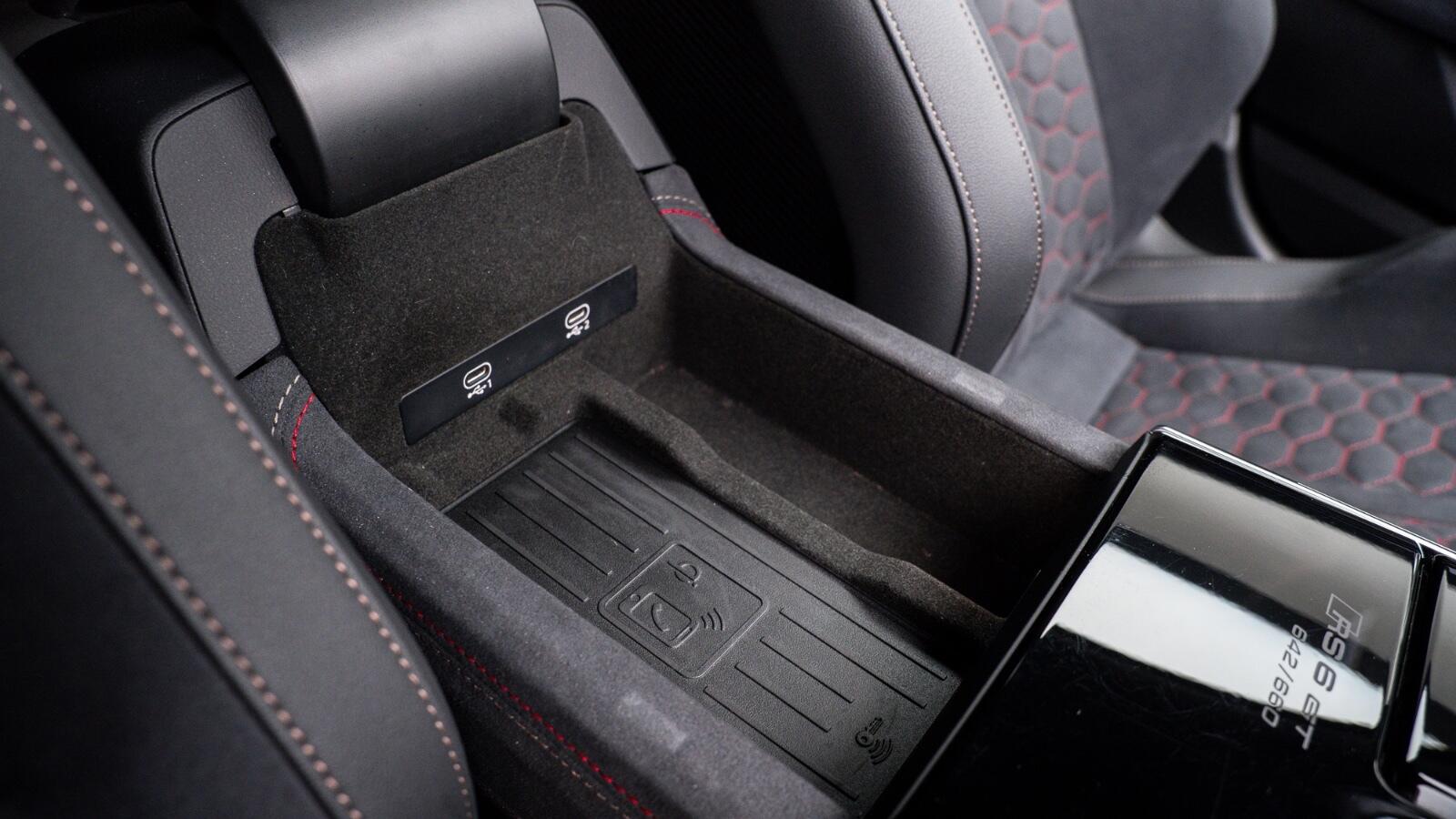 Audi RS6 Avant view 43