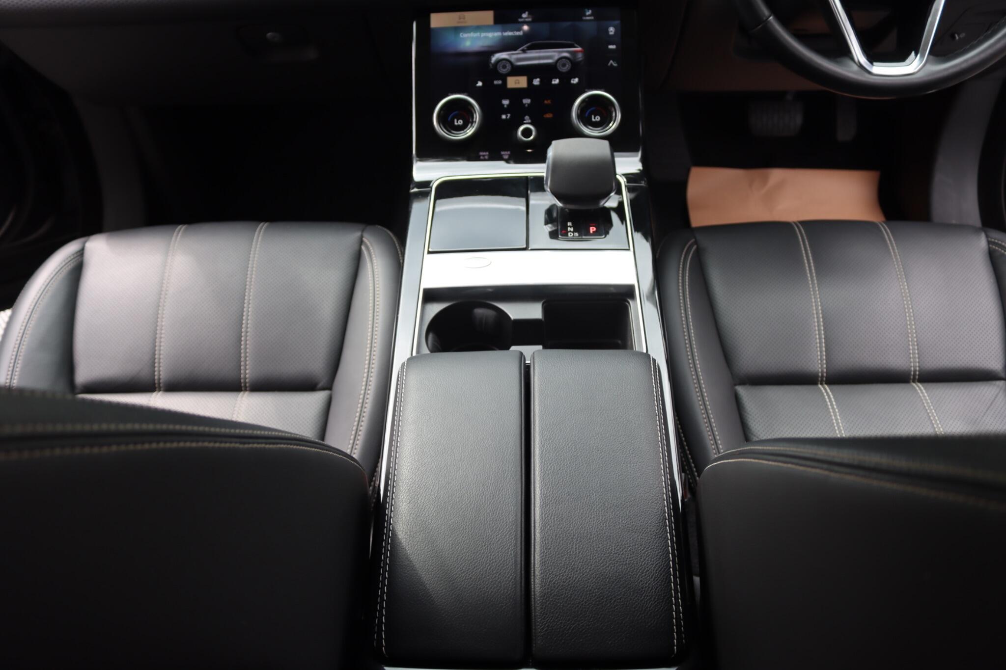 Land Rover Range Rover Velar view 37