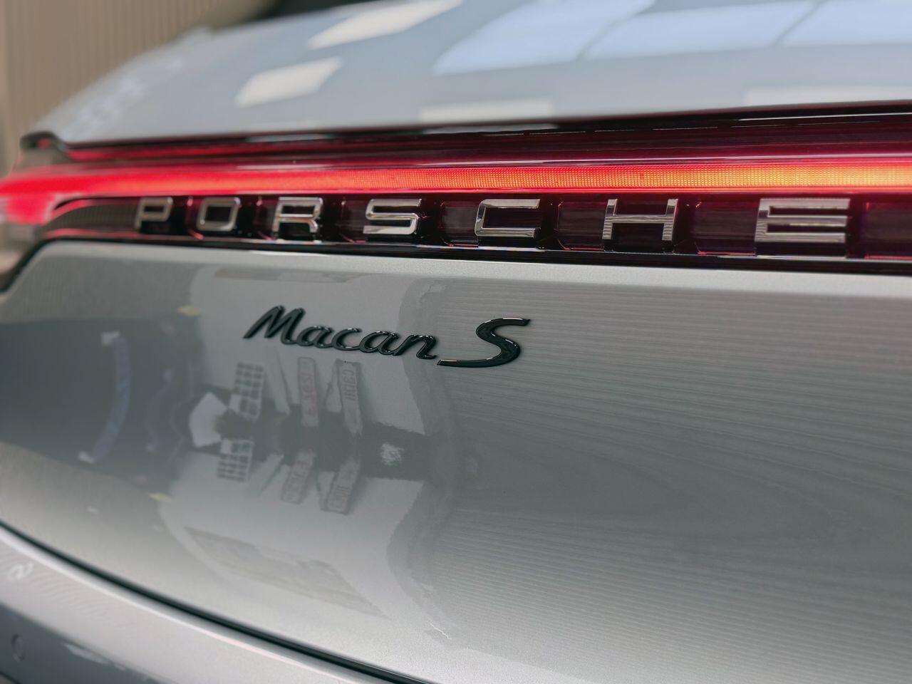 Porsche Macan view 18
