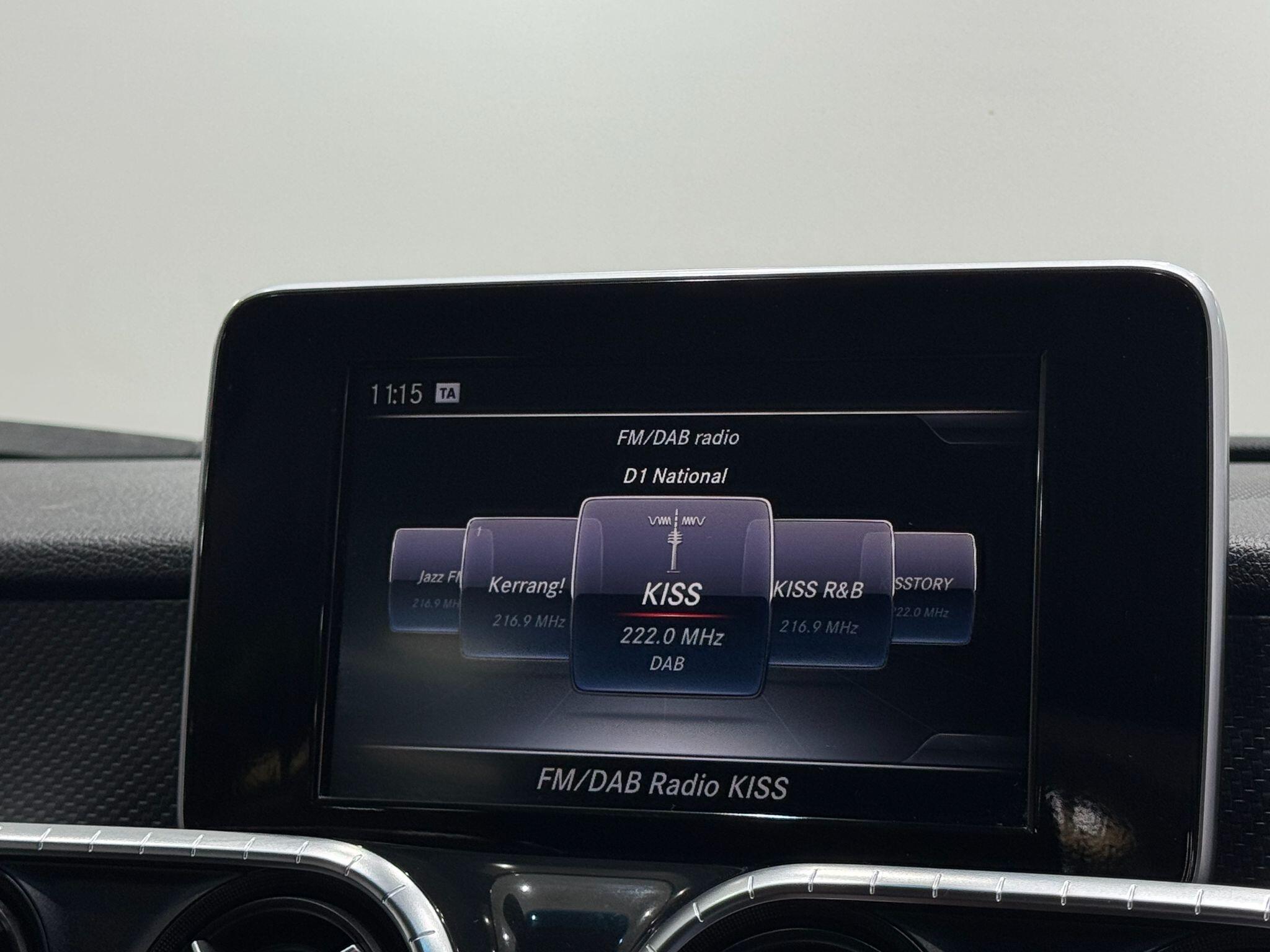 Mercedes-Benz X-Class view 31