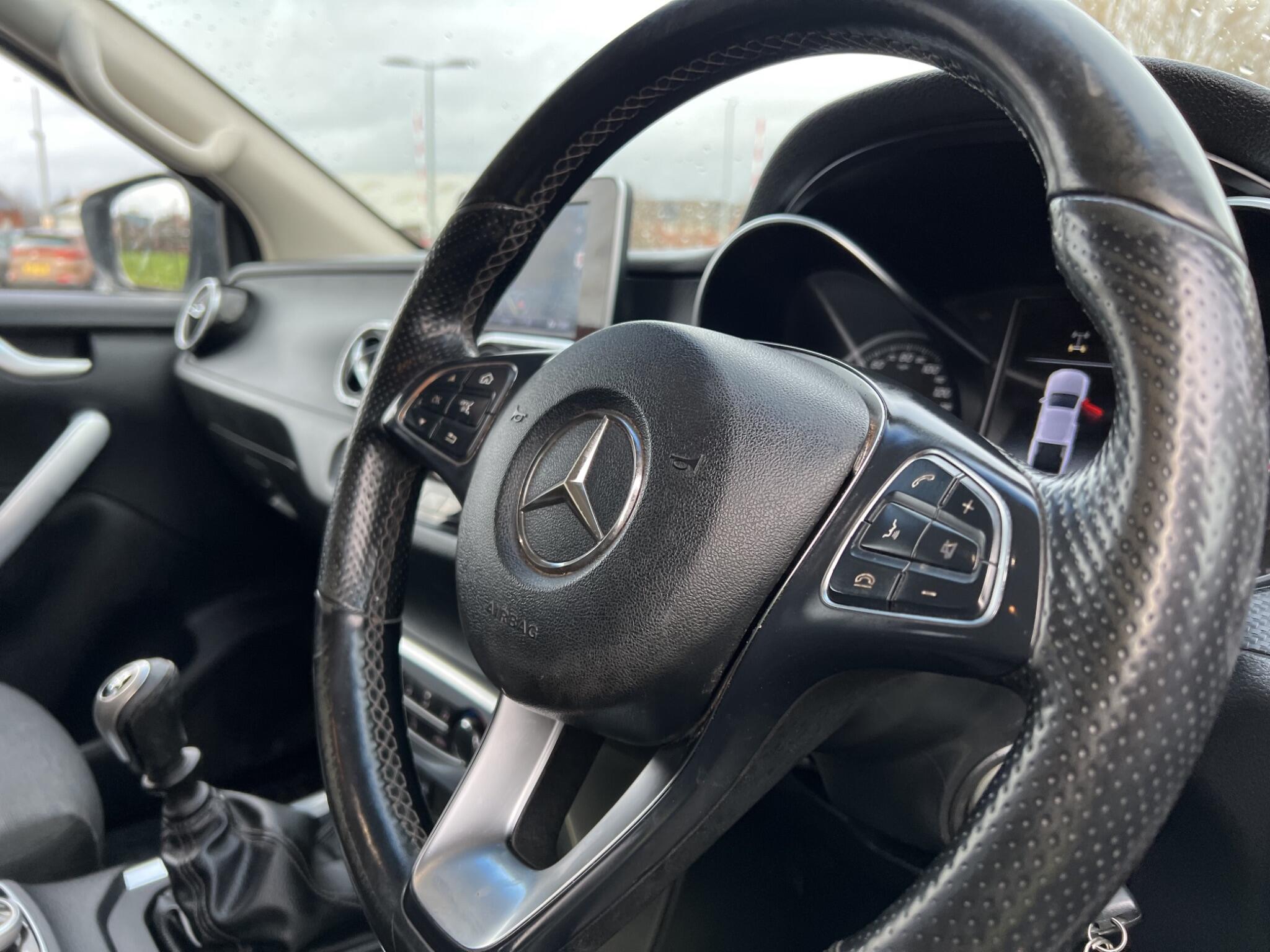 Mercedes-Benz X-Class view 22