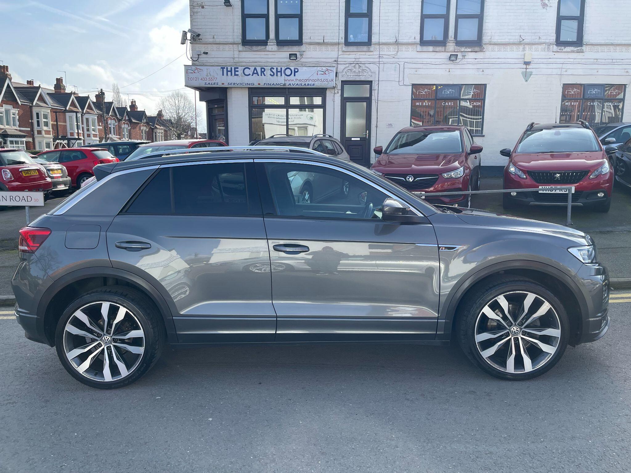 Volkswagen T-Roc view 11