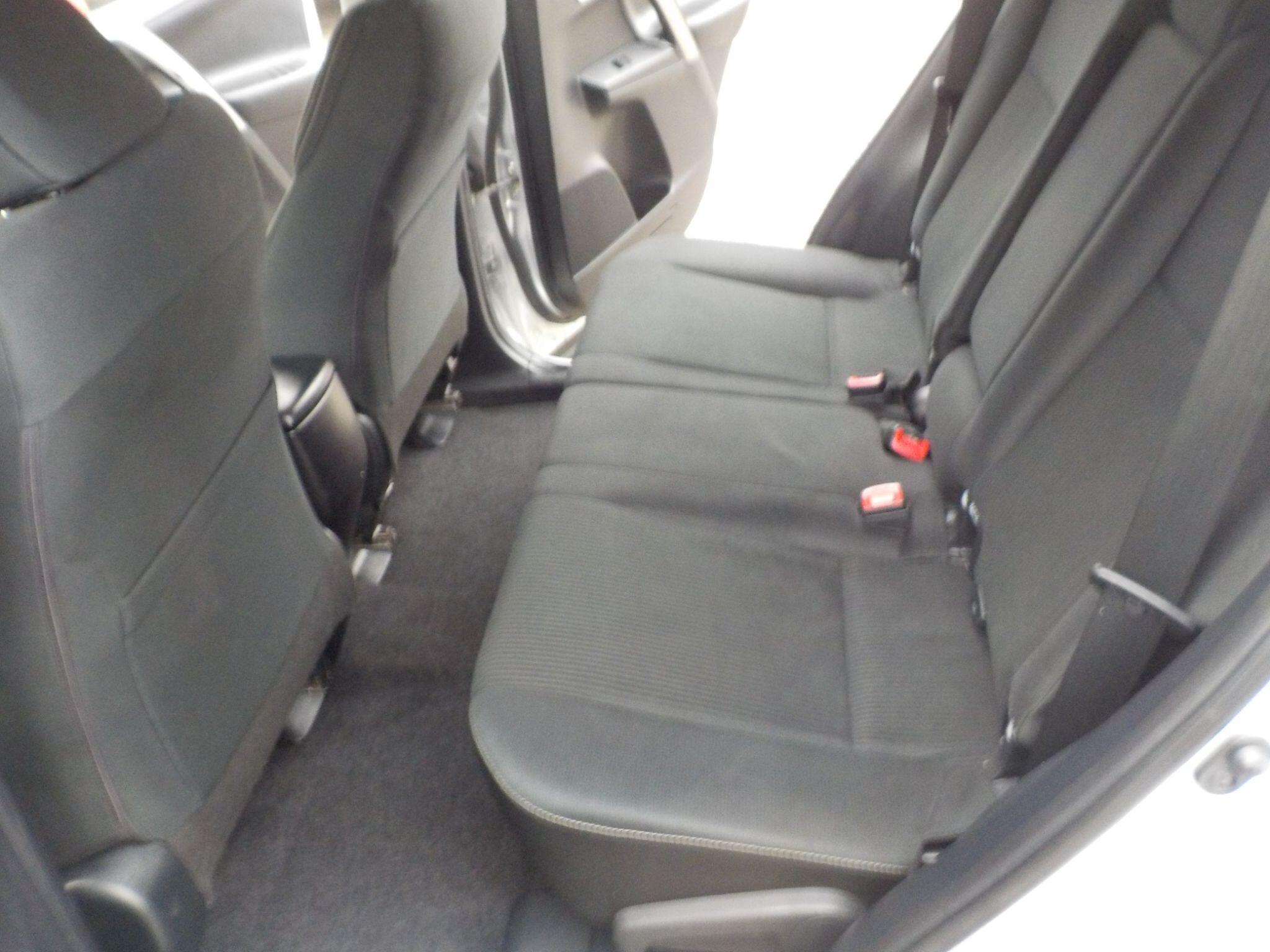 Toyota RAV4 2.0 D-4D Icon 2WD Euro 5 (s/s) 5dr