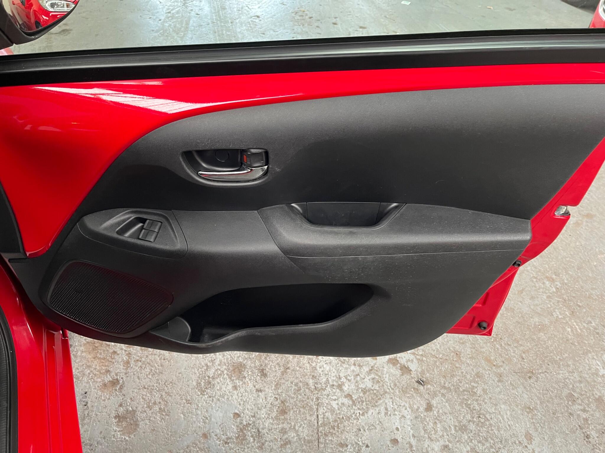 Peugeot 108 view 27