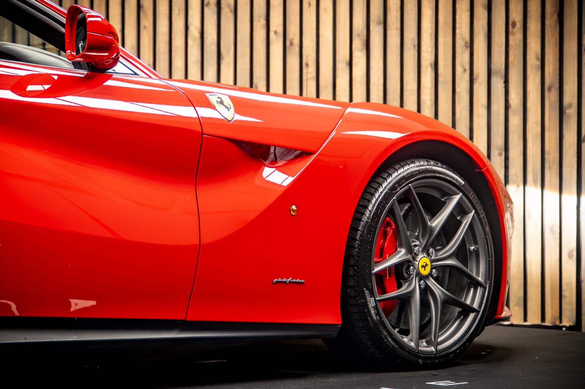 Ferrari F12 view 14