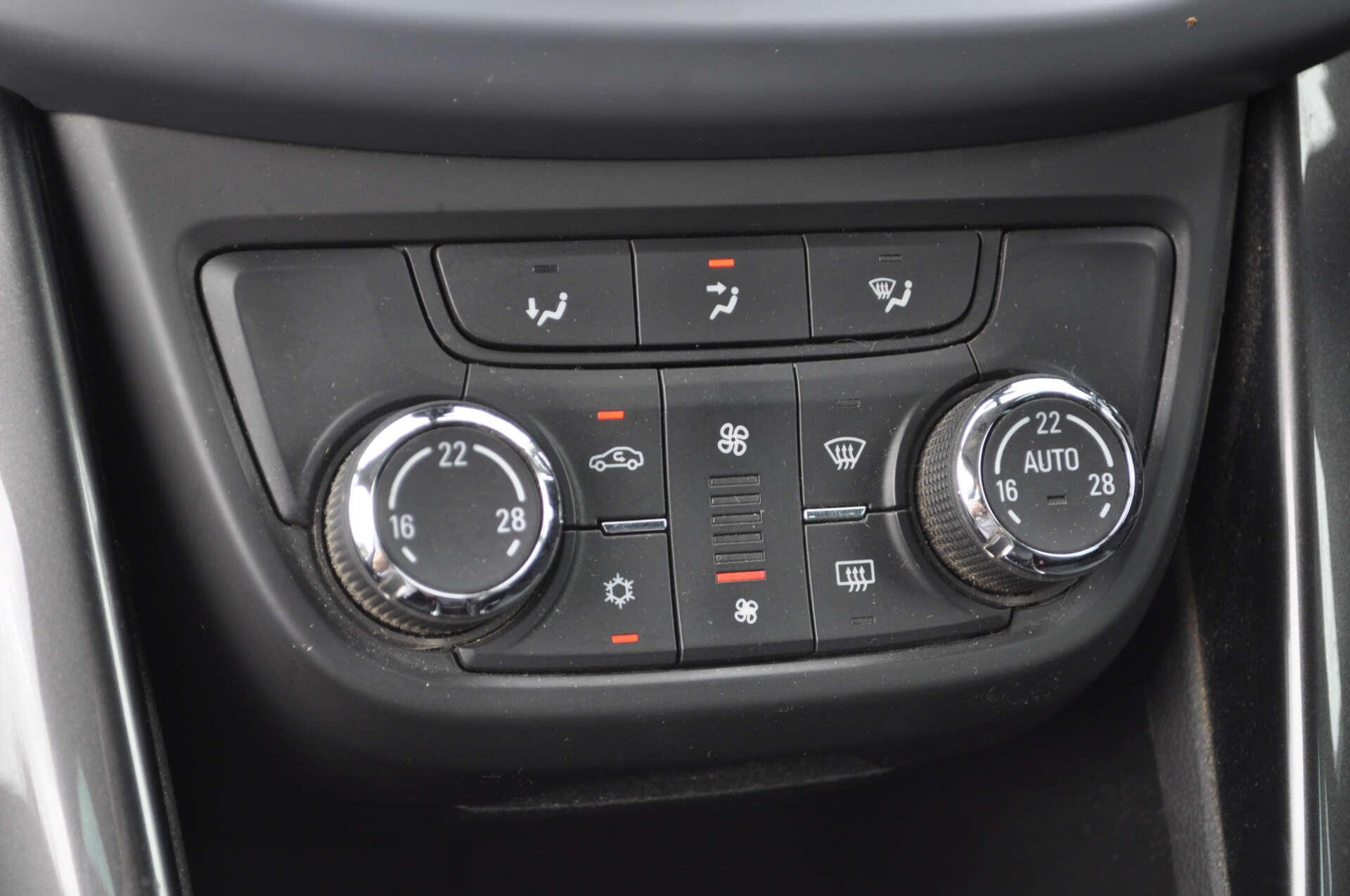 Vauxhall Zafira Tourer view 16