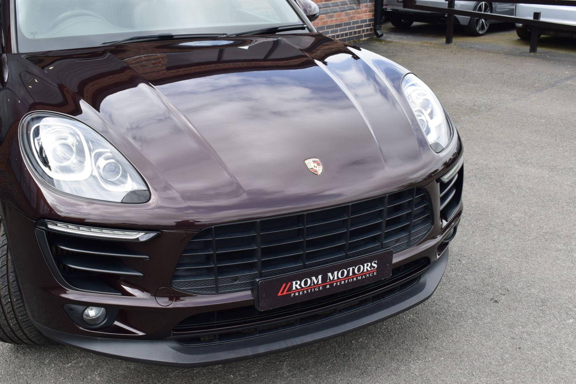Porsche Macan view 39