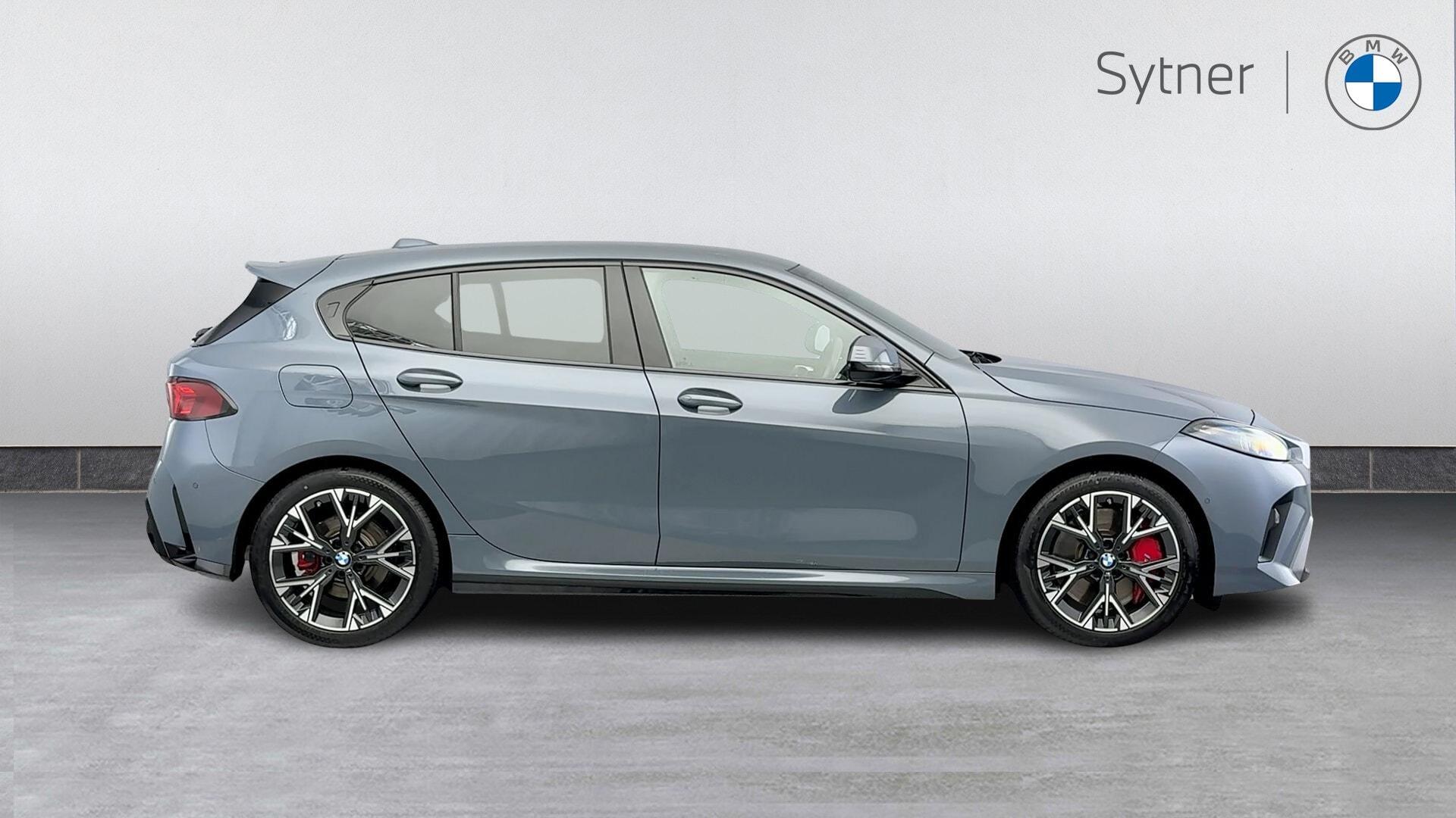 BMW 1 Series view 3
