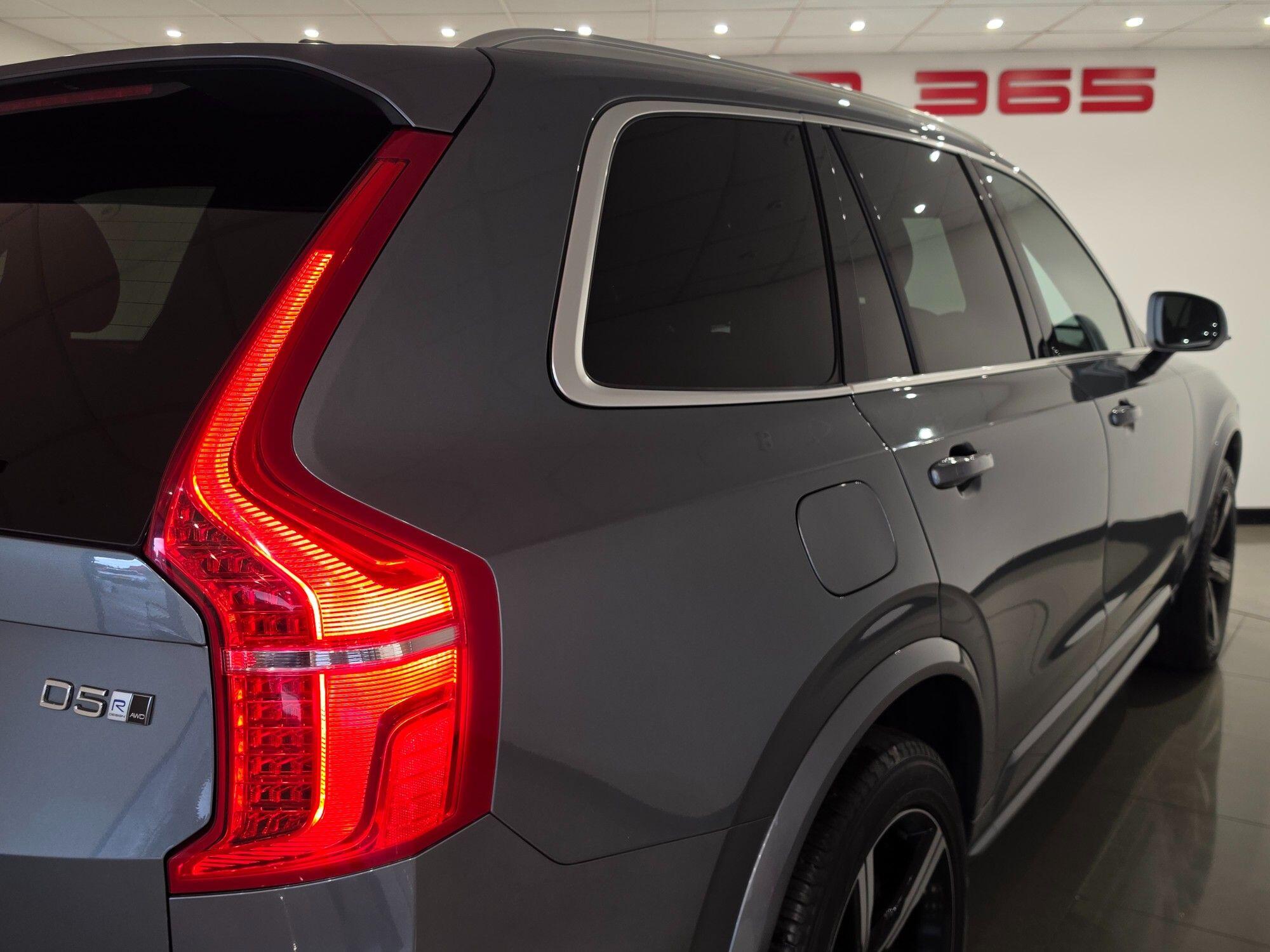 Volvo XC90 view 16