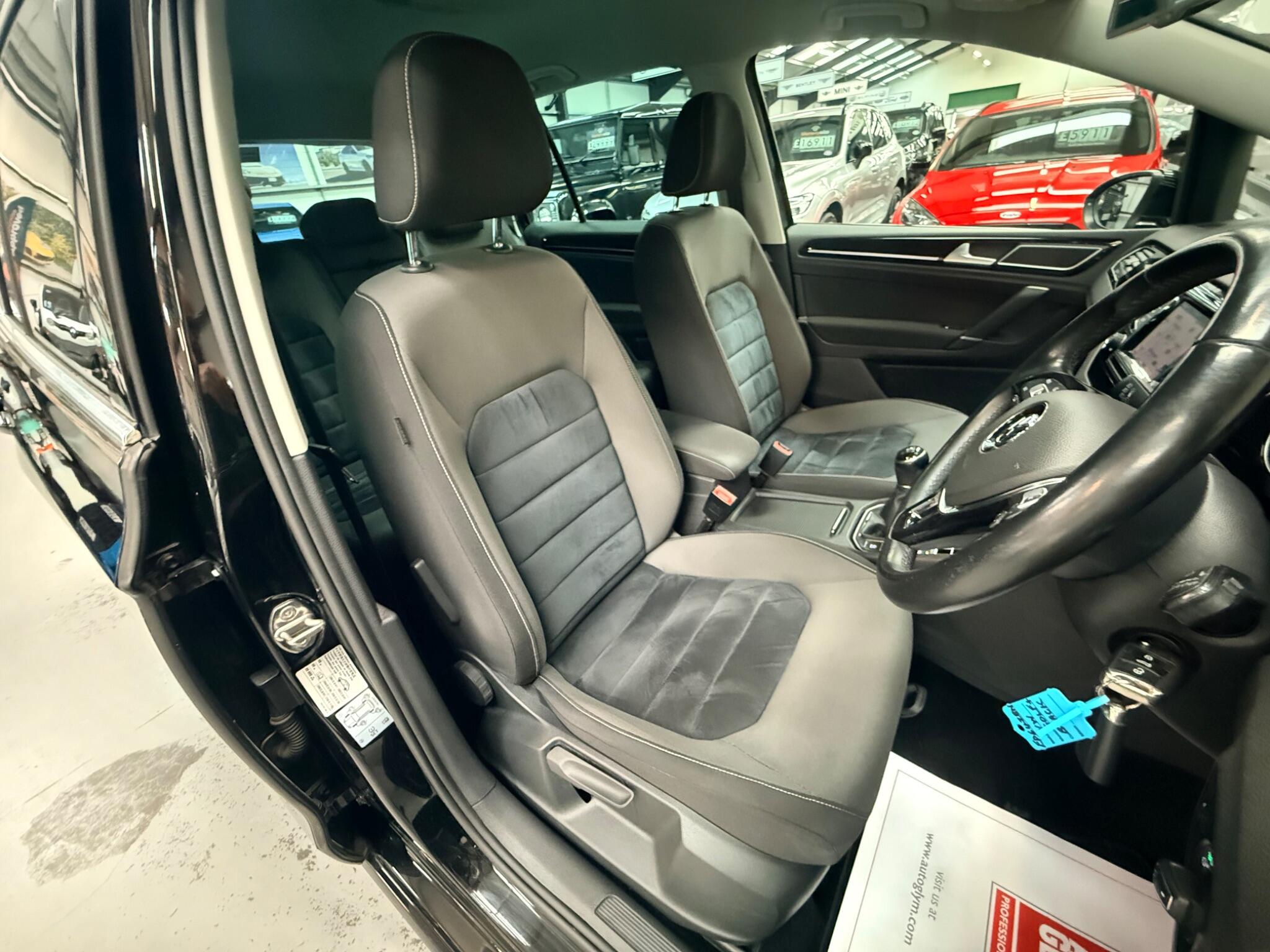 Volkswagen Golf Sportsvan view 35