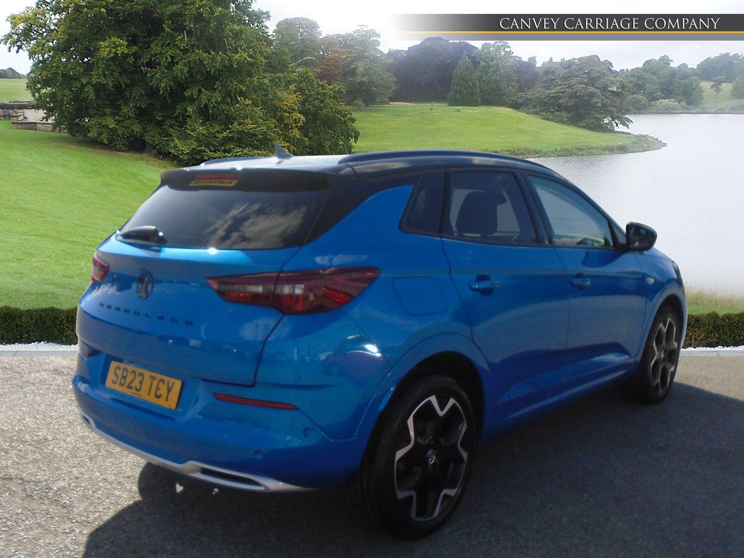 Vauxhall Grandland view 3